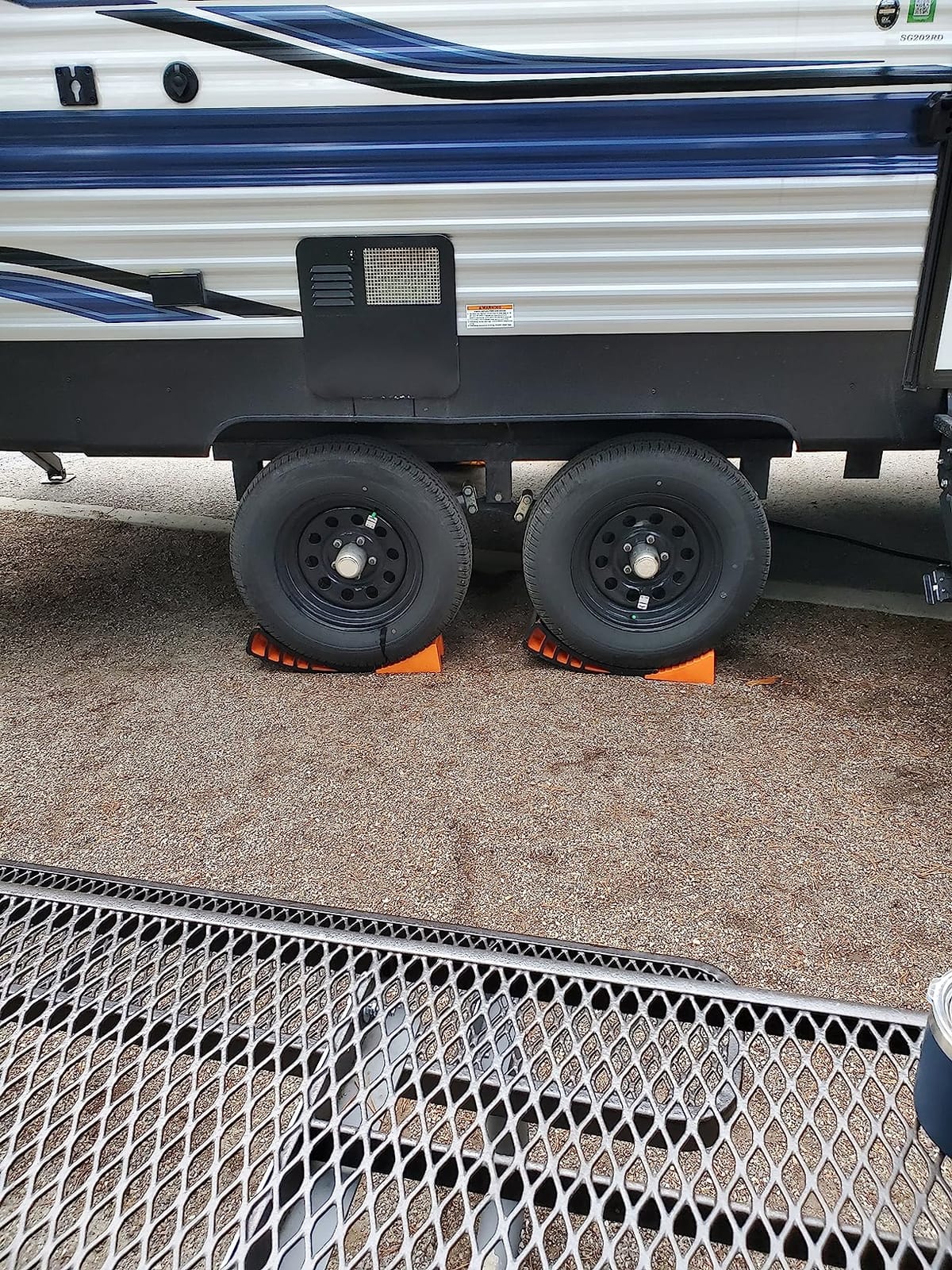 CARMTEK Camper Leveler Kit - Curved RV Levelers with Camper Wheel Chocks for Travel Trailers | Faster Camping Leveling Than RV Leveling Blocks (1 Pack) customer photo 1