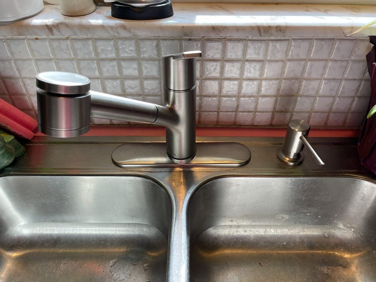 Moen 87701SRS Sombra Spot Resist Stainless Pull-Out Kitchen Faucet | Power Clean spray, pull-out wand, soap dispenser included, Spot Resist finish, single-handle control customer photo 2