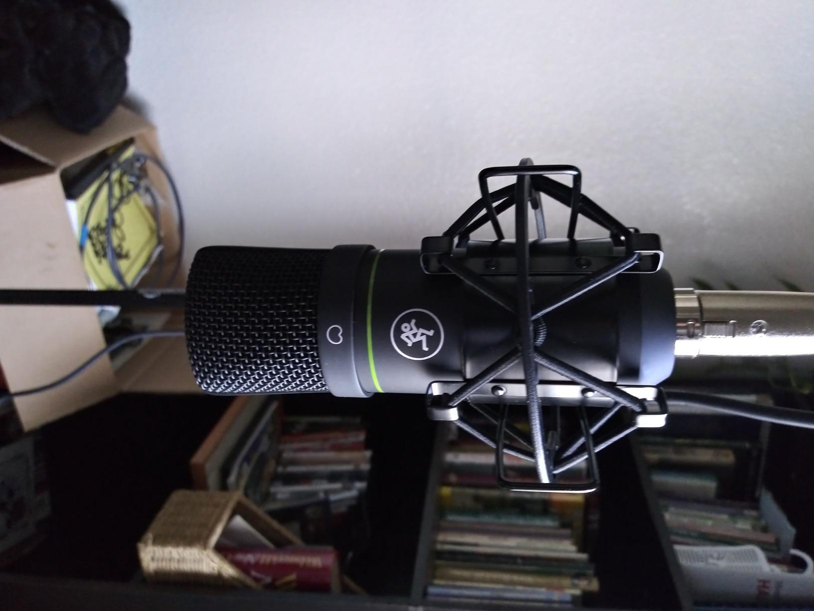 Mackie EM-Series, Large-Diaphragm Condenser Microphone (EM-91C) customer photo 1
