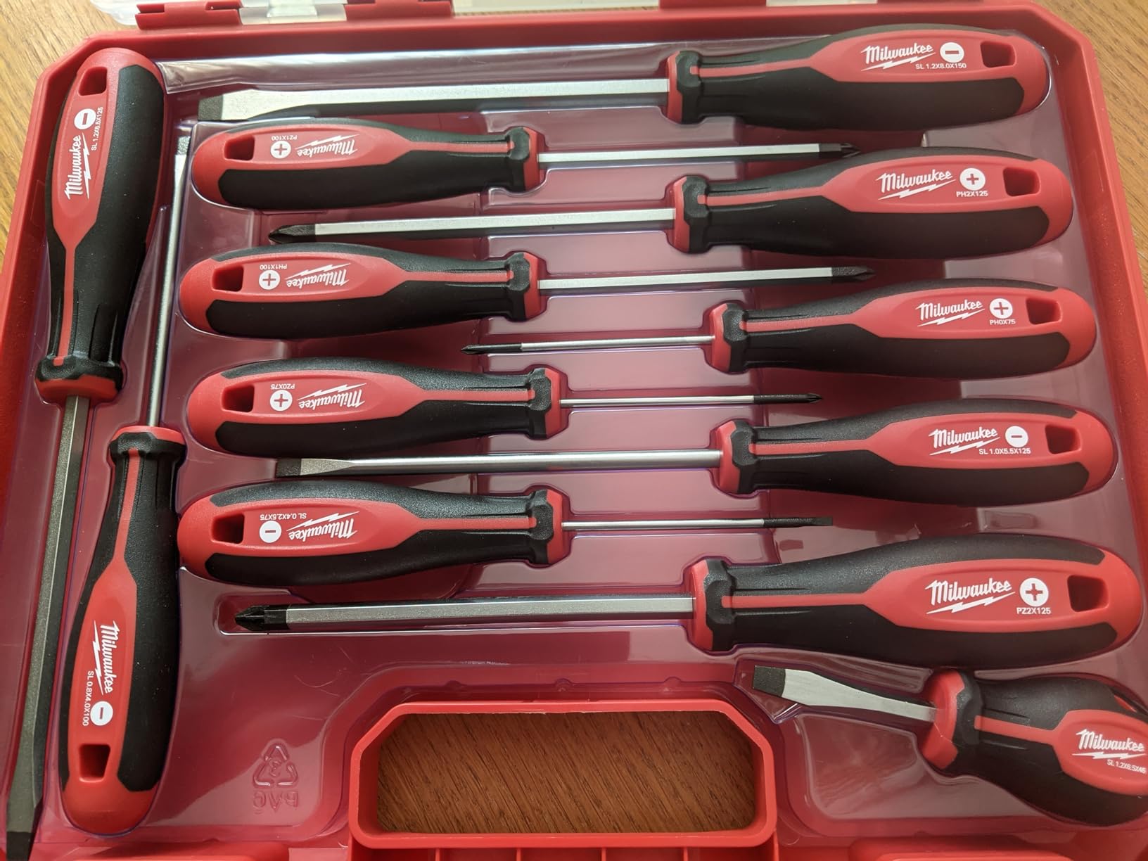 Milwaukee Set of 12 Tri-Lobe Screwdrivers 4932472003, Red customer photo 1