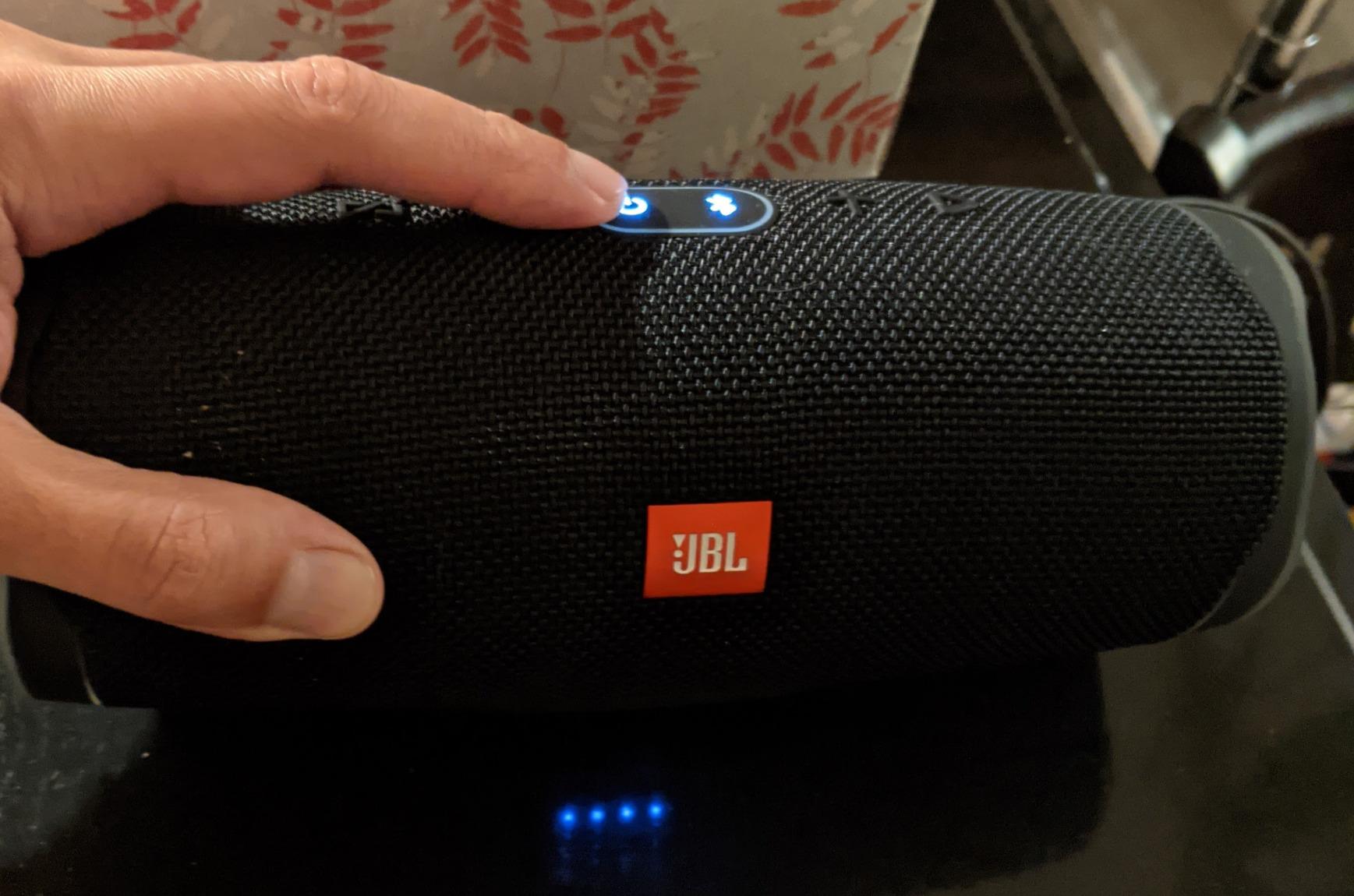 JBL Charge 4 Portable Bluetooth Speaker (Black/White Camouflage) customer photo 1