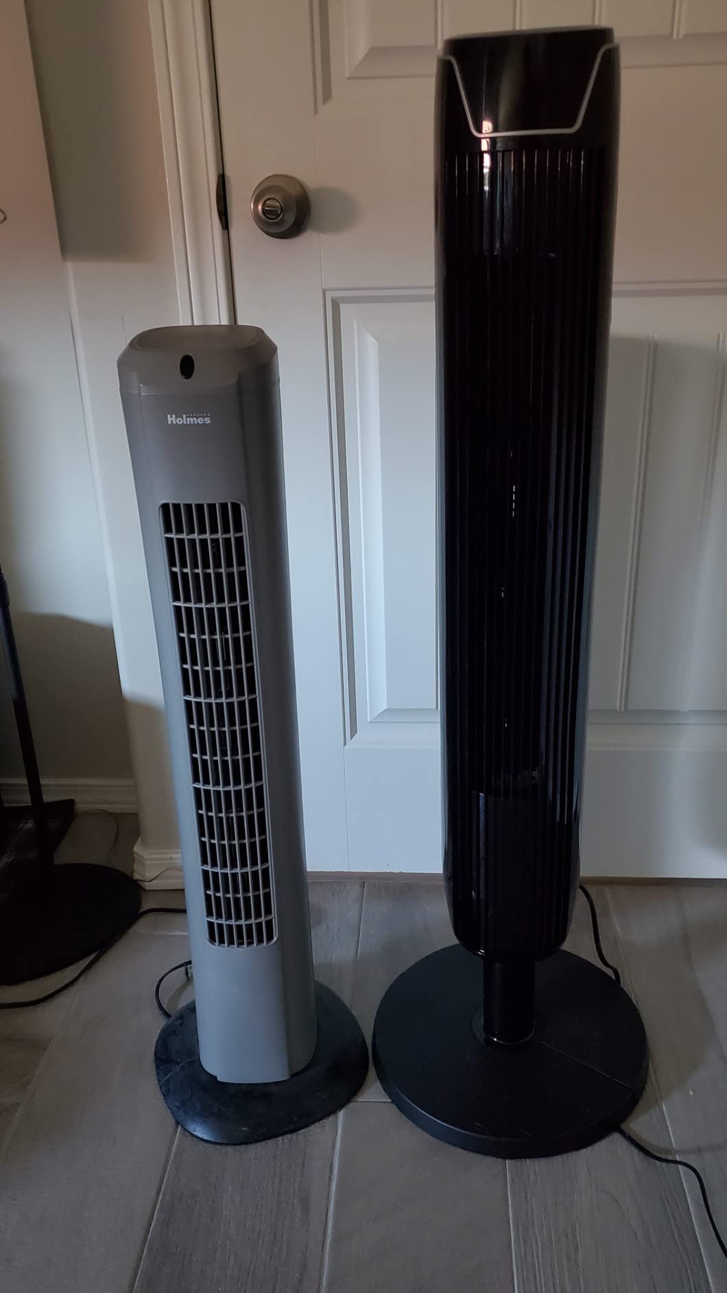 Senville Bladeless Oscillating Tower Fan for Bedroom, Remote, Quiet, Black customer photo 1