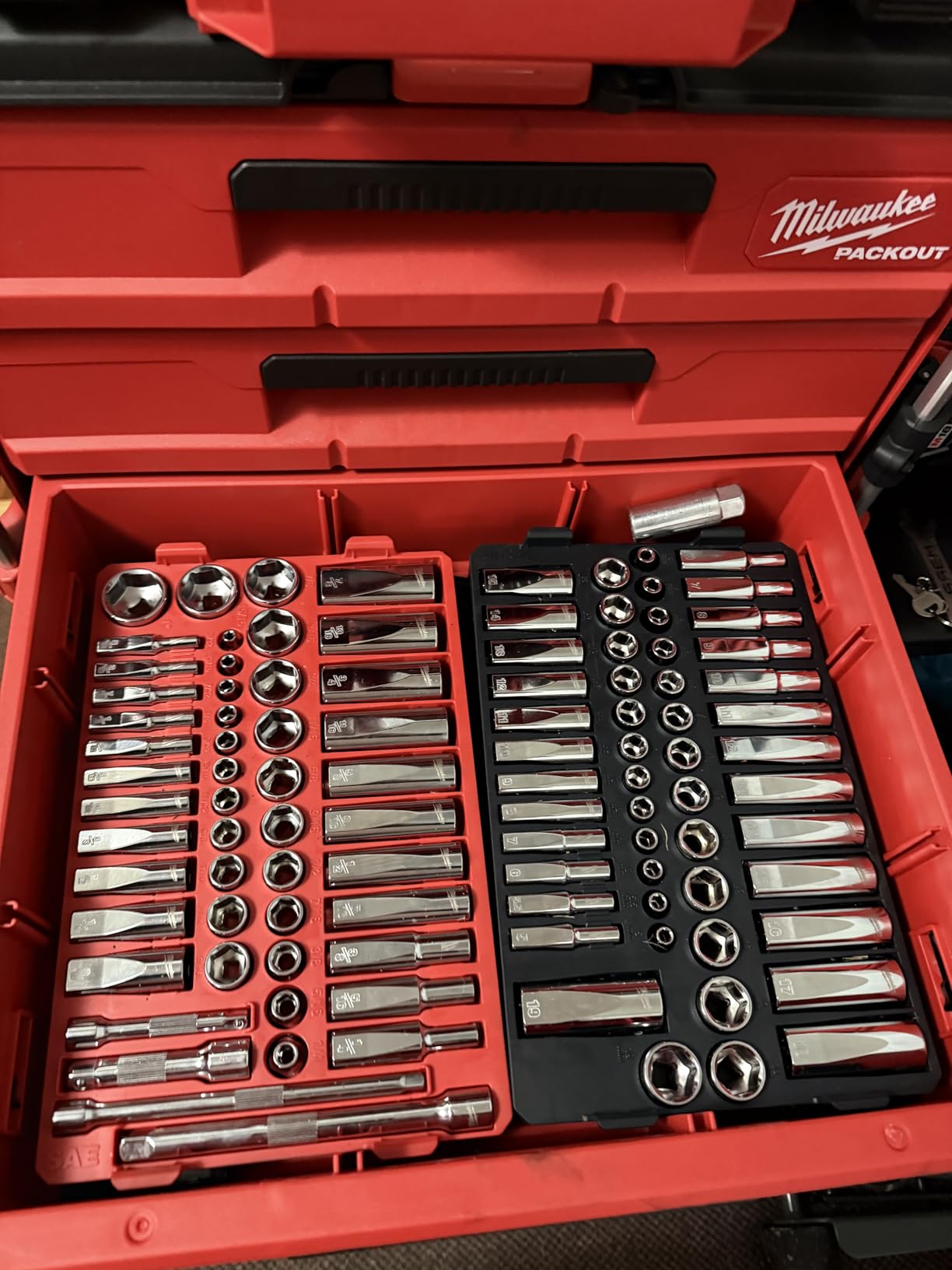 Milwaukee Electric - 1/4-3/8 106PC Rat. and Socket Set in PKOUT SAE-MM customer photo 1
