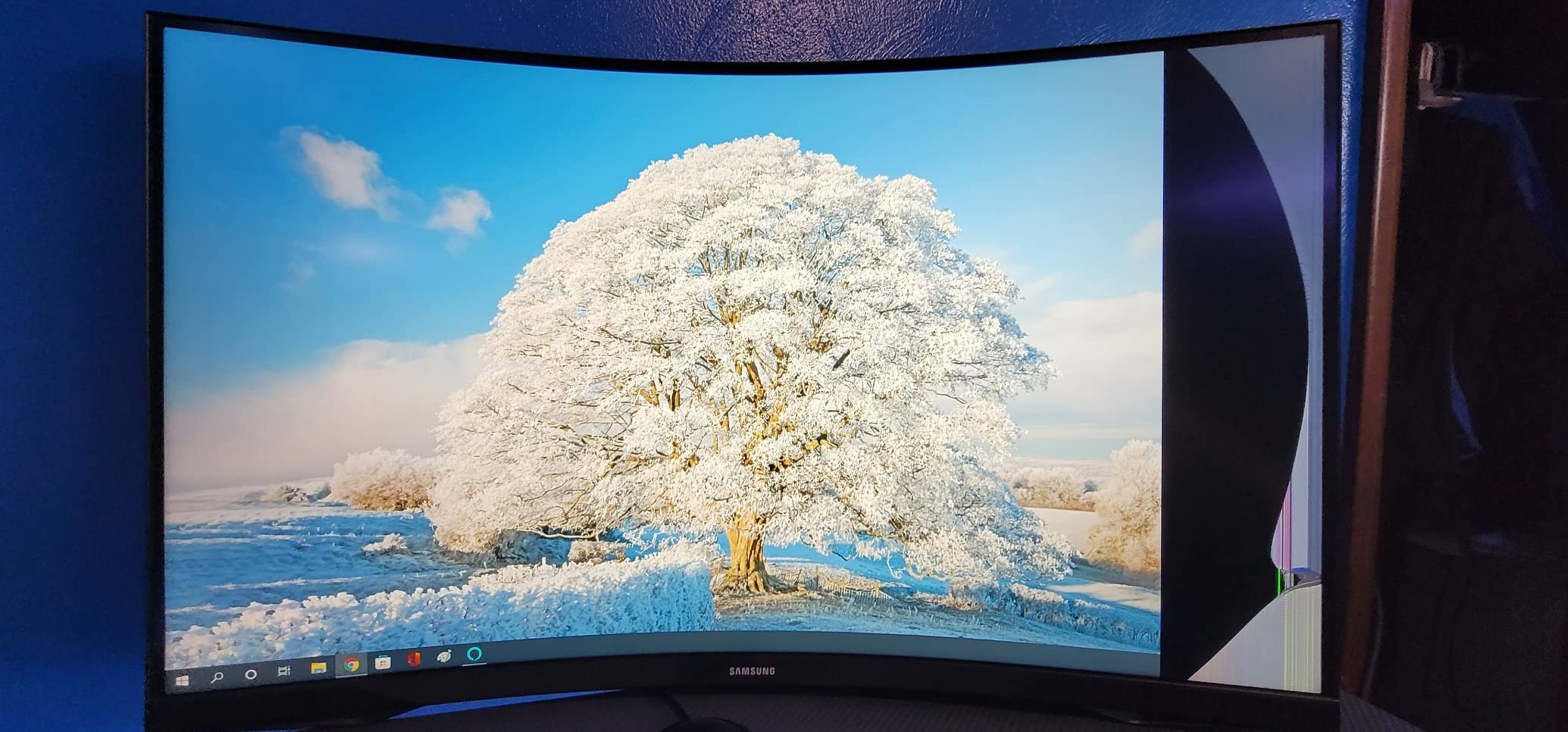 Samsung 32” Odyssey G5 Gaming Monitor, WQHD (2560x1440), 144Hz, Curved, 1ms, HDMI, Display Port, AMD FreeSync Premium, HDR10, LC32G55TQWNXZA, Black customer photo 2