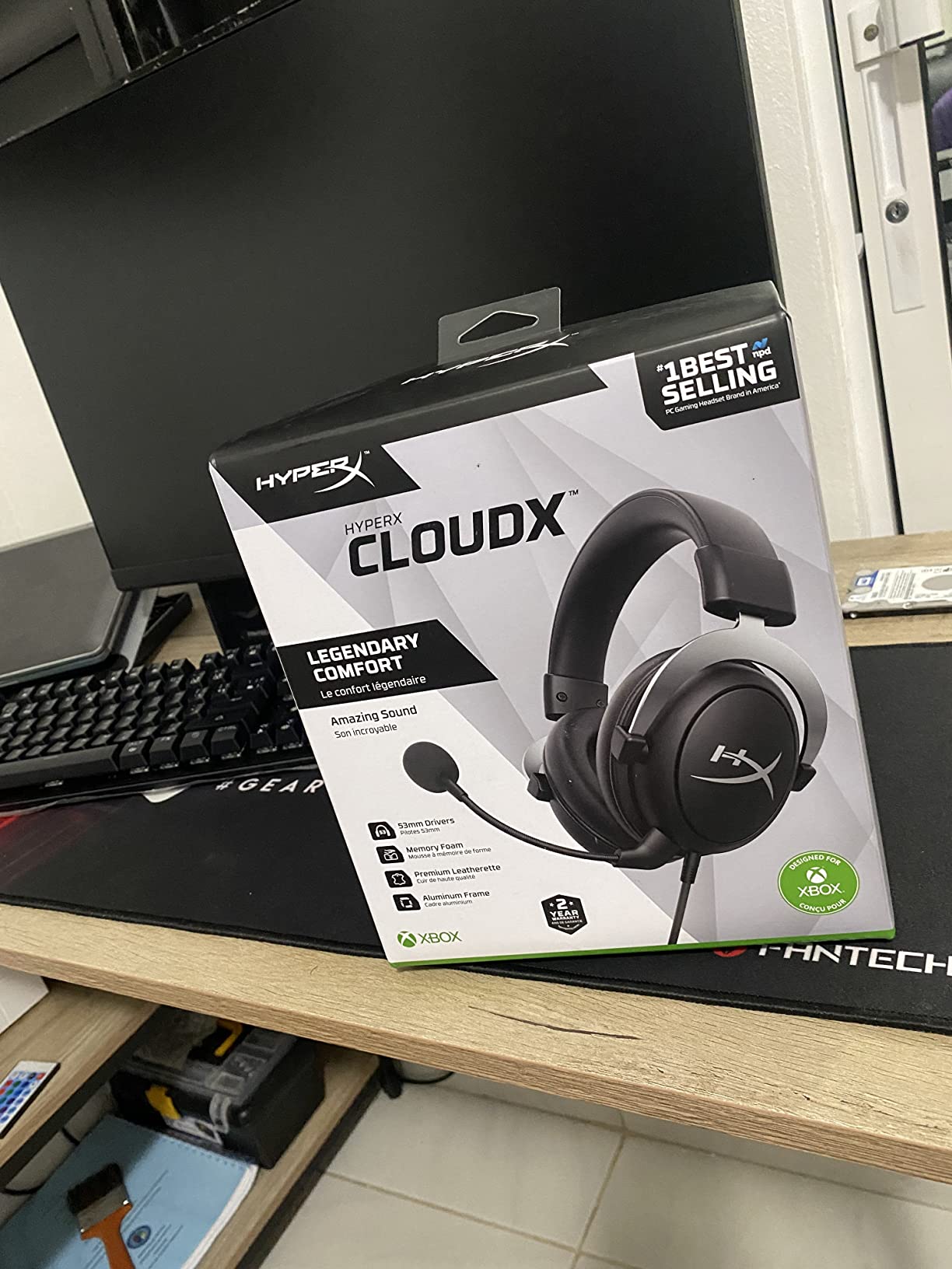 HyperX CloudX, Official Xbox Licensed Gaming Headset, Compatible with Xbox One and Series X|S, Memory Foam Ear Cushions, Detachable Noise-Cancelling Mic, in-line Audio Controls,Black/ Silver customer photo 2