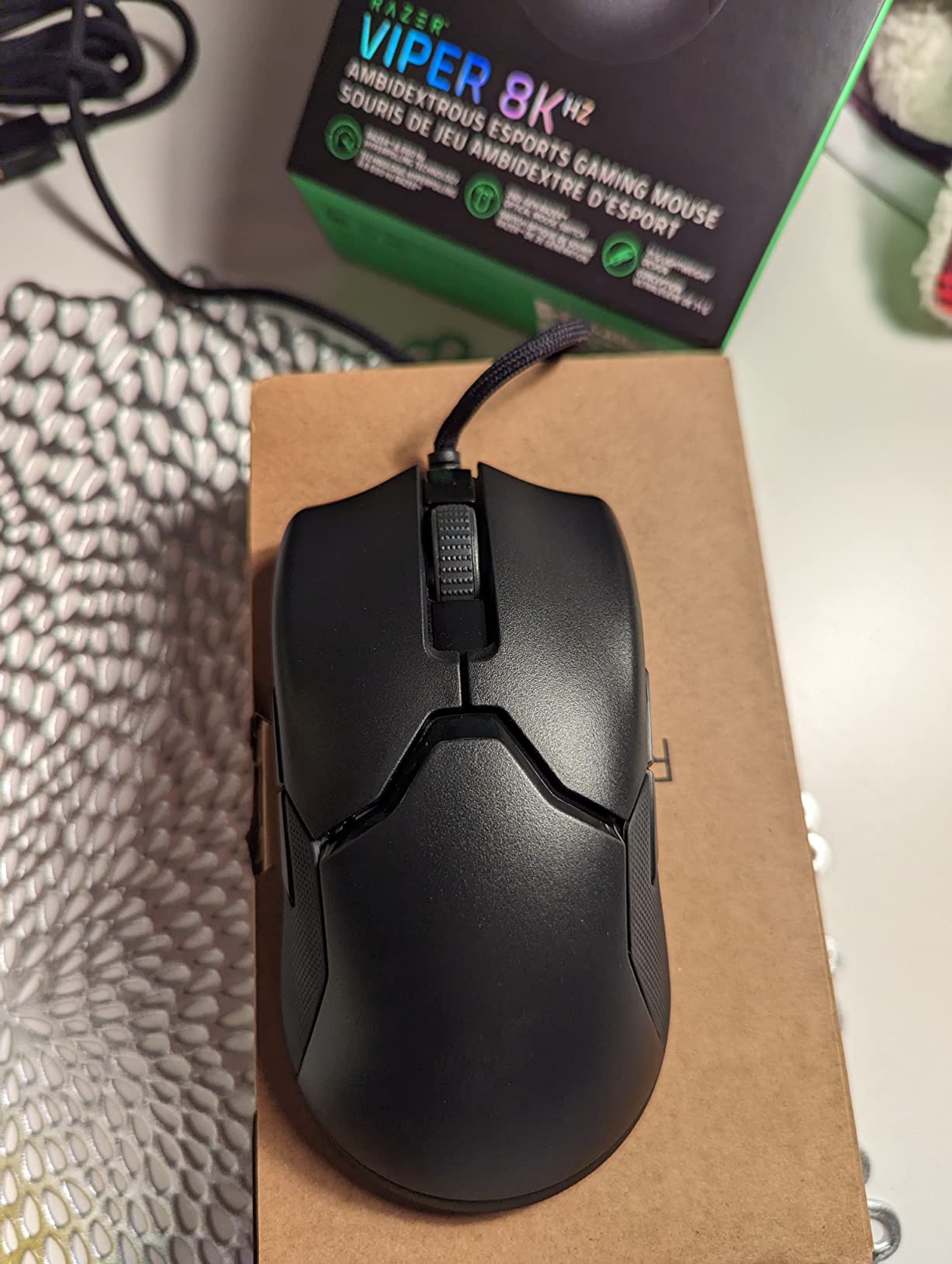 Razer Viper 8KHz Ultralight Ambidextrous Wired Gaming Mouse: Fastest Gaming Switches - 20K DPI Optical Sensor - Chroma RGB Lighting - 8 Programmable Buttons - 8000Hz HyperPolling - Classic Black customer photo 1