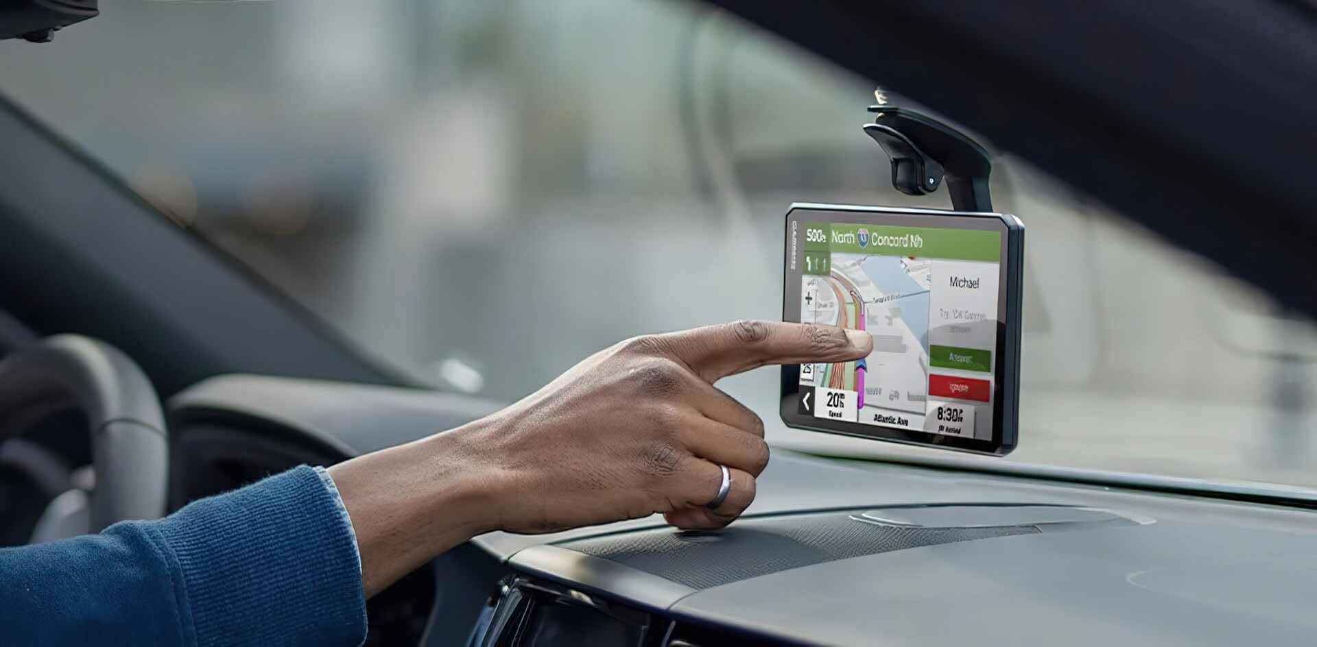 Garmin DriveSmart 76, 7-inch Car GPS Navigator with Bright, Crisp High-Resolution Maps and Garmin Voice Assist customer photo 2