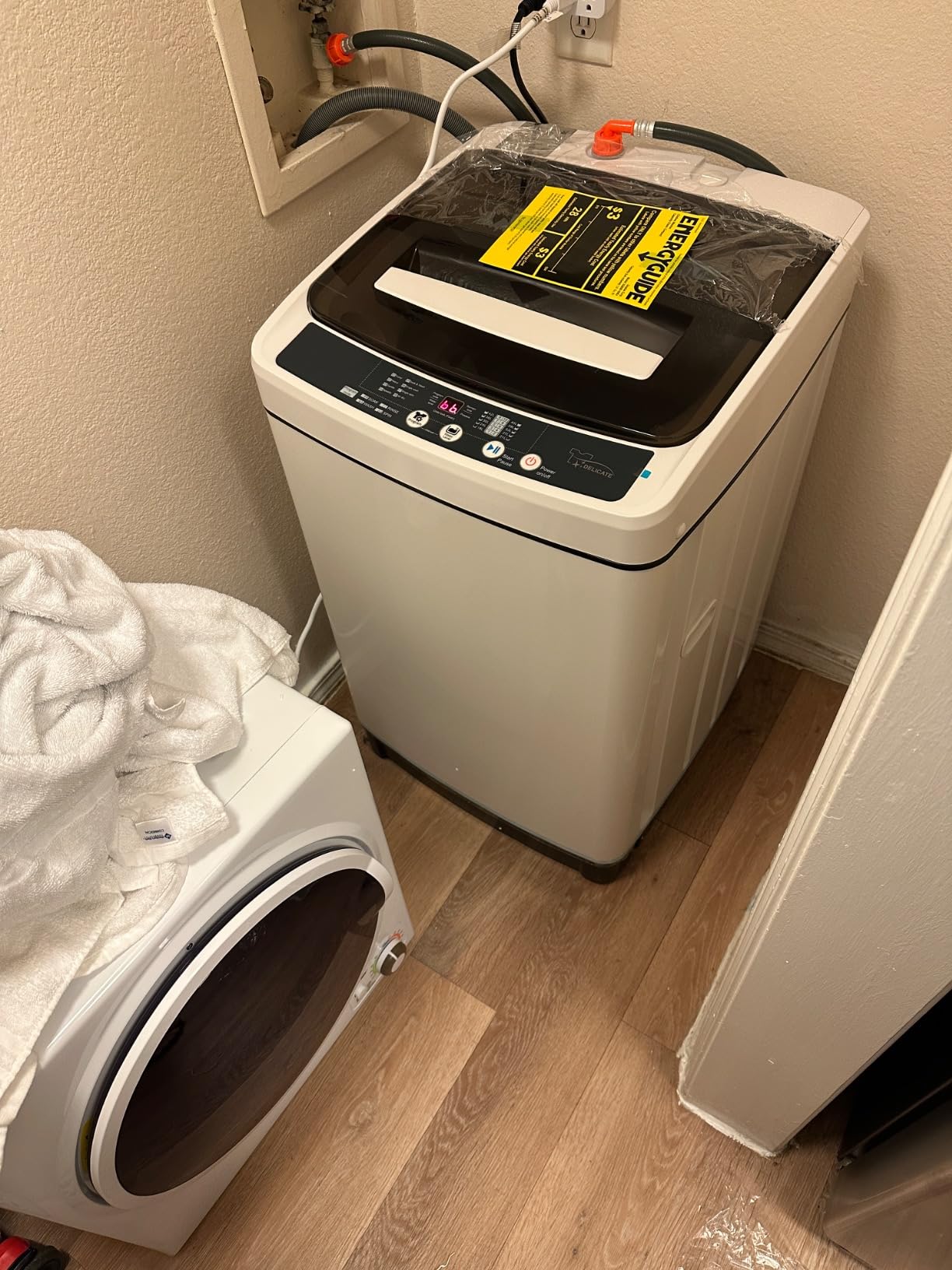 COSTWAY Portable Washing Machine, 11Lbs Capacity Full-automatic Washer with 8 Wash Programs, LED Display, 10 Water Levels, Compact Laundry Washer and Spinner Combo for Apartment Dorm, White customer photo 2
