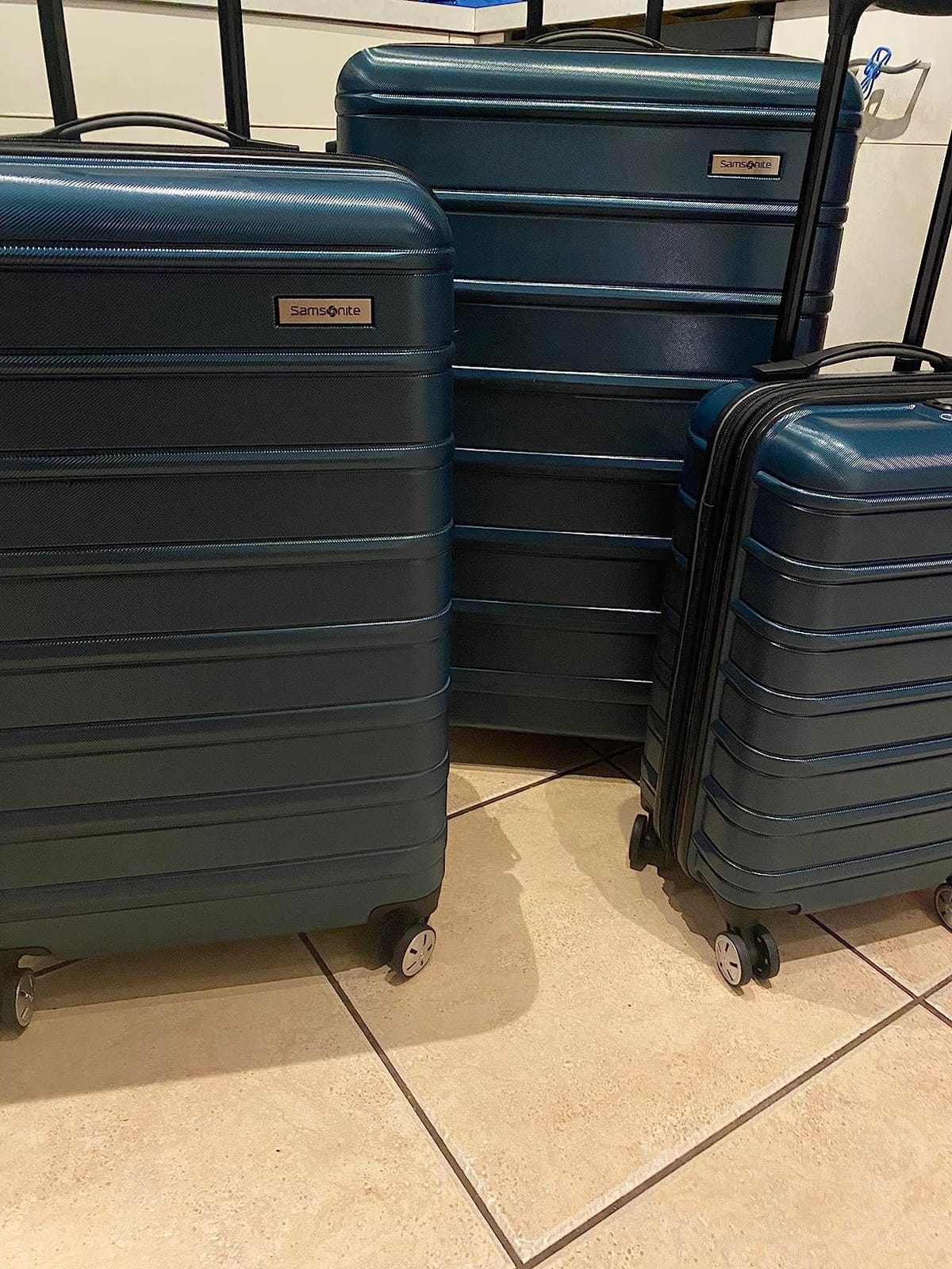 Samsonite Omni 2 Hardside 3 Piece Set - Includes Global Carry-On, Medium, & Large Checked Suitcases - 360° Dual Spinner Wheels - Integrated TSA Lock & Expansion - Amazon Exclusive - Lagoon Blue customer photo 1