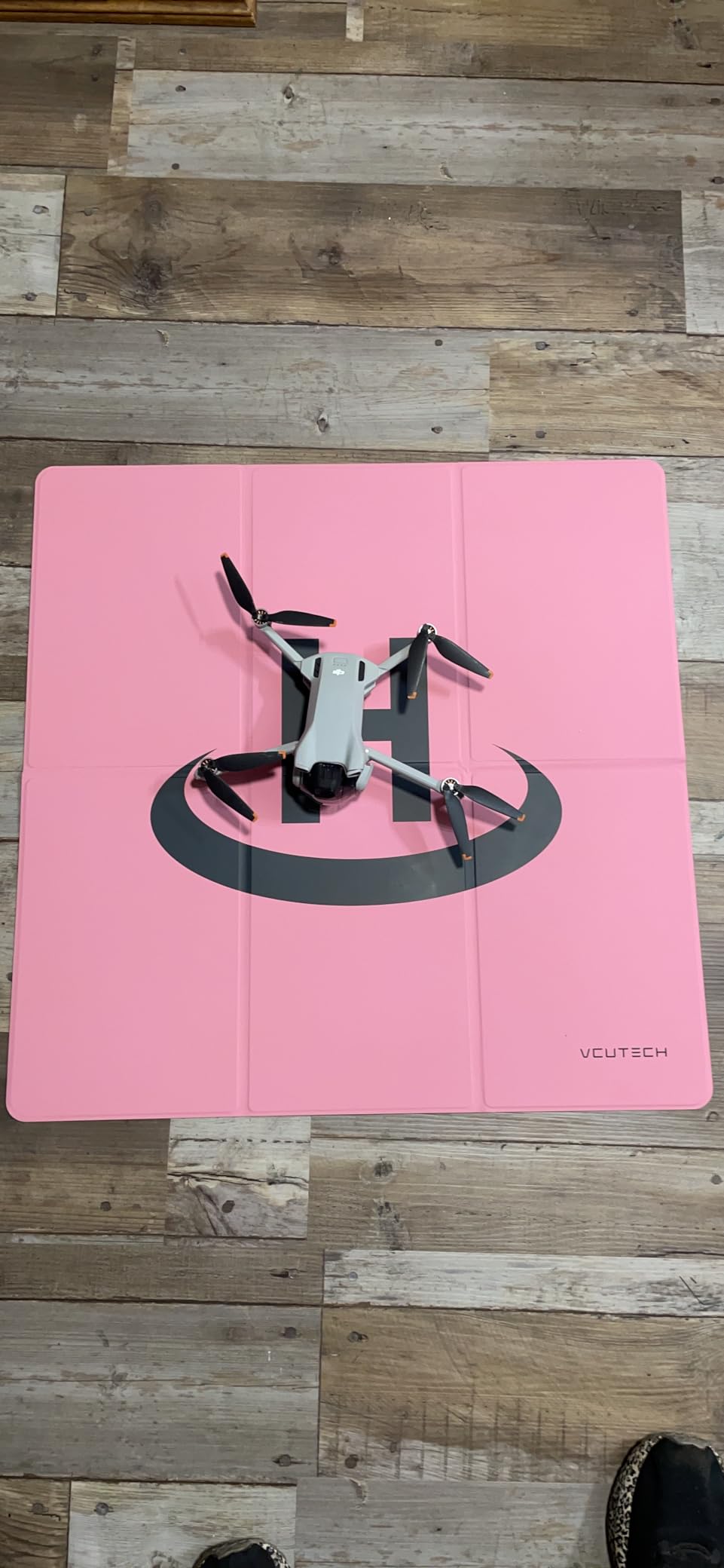 VCUTECH Drone Landing Pad - Weighted 25 inch(65cm) for DJI Mini 3 Pro, Mavic 3, Mavic Air 2/2S, DJI Mini 2, FPV Drone, Avata Fly More Kit Accessories (Pink) customer photo 2
