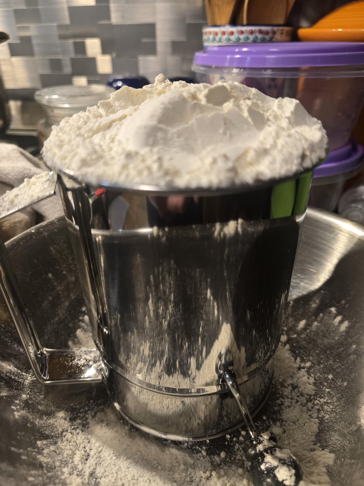 PIQUEBAR Flour Sifter - 5 Cup Fine Mesh Hand Crank Sifter Stainless Steel with Agitator Wire Loop for Baking, Powdered Sugar Duster Set customer photo 2