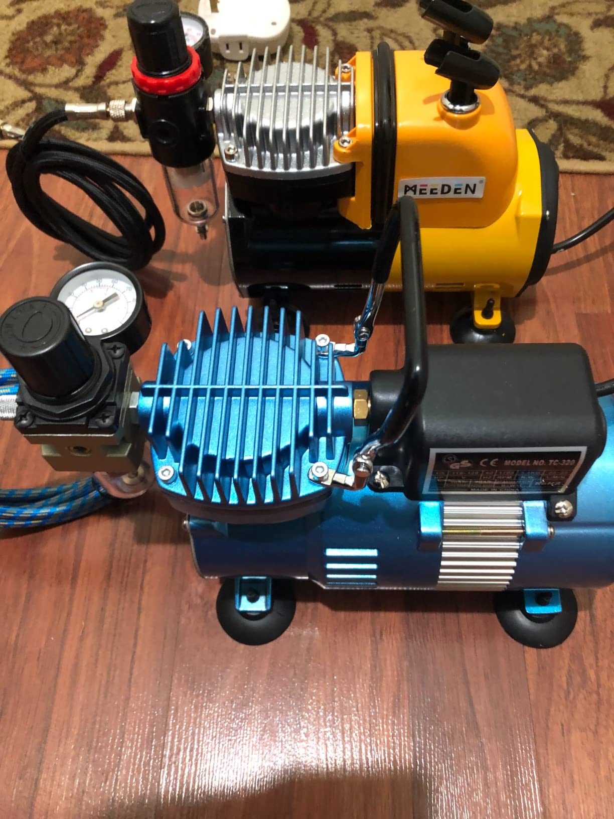 MEEDEN Airbrush Kit with Compressor: 1/5 HP, 3 Airbrushes, 24 Colors x 30ml customer photo 2