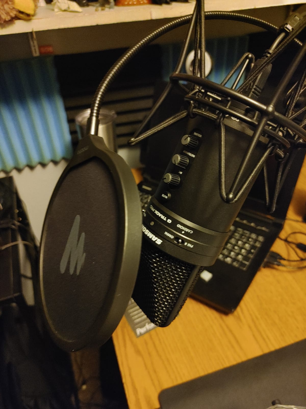 SAMSON G Track Pro USB Microphone with Built in Audio Interface Silver customer photo 1