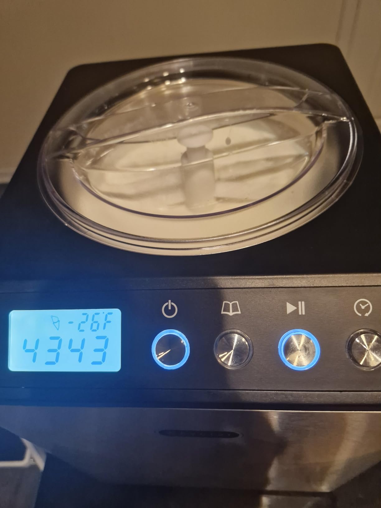 Whynter Ice Cream Maker with Compressor & Timer, 1.28 Qt, White, ICM-128WS customer photo 2