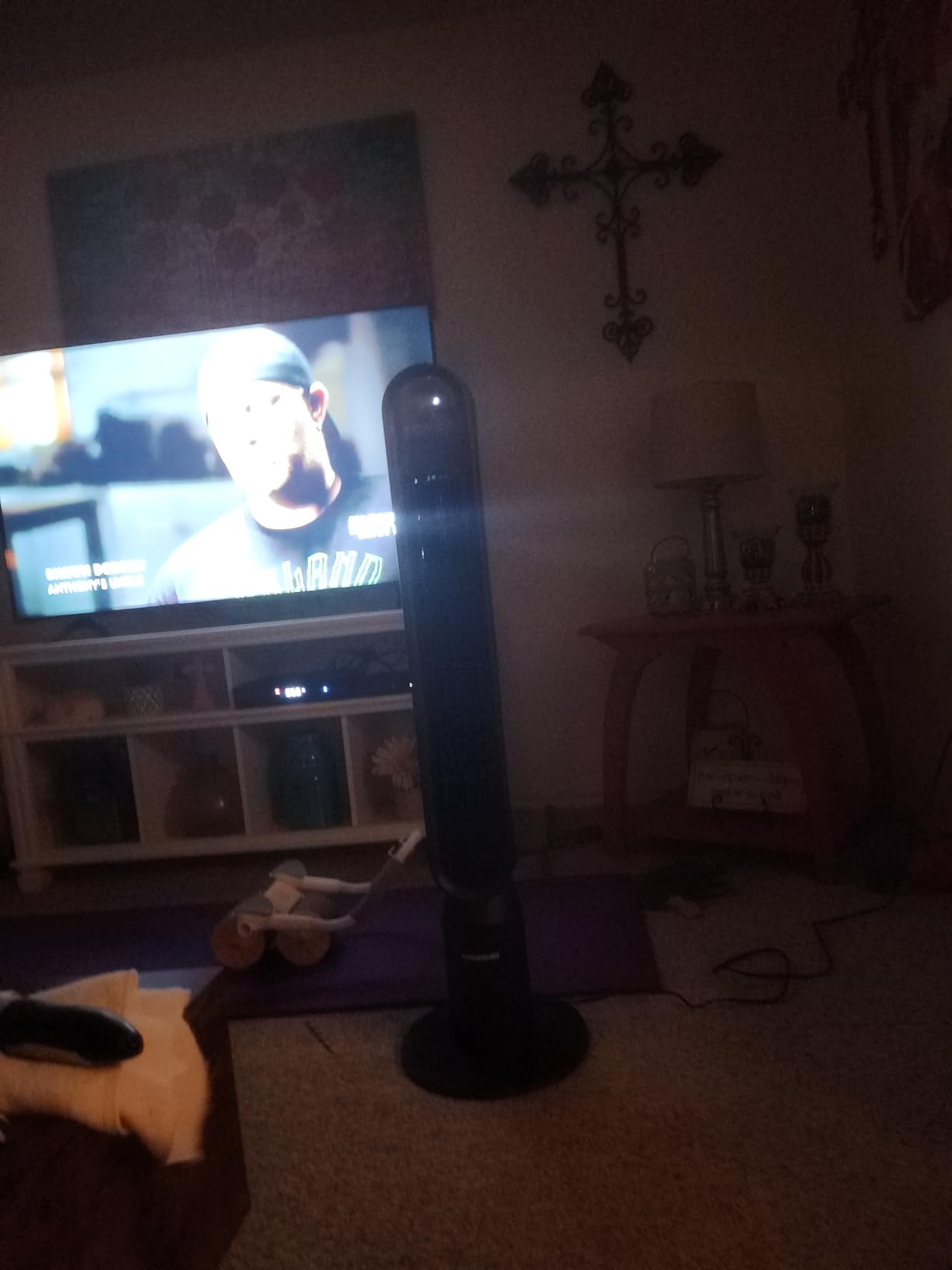 VAGKRI Tower Fan for Bedroom, 42 Inch Quiet Floor Fan with 135° Vertical 90°Oscillation Fans for Indoors, 4 Modes, 4 Speeds, 15H Timers Standing Bladeless Fans with Remote Black customer photo 1