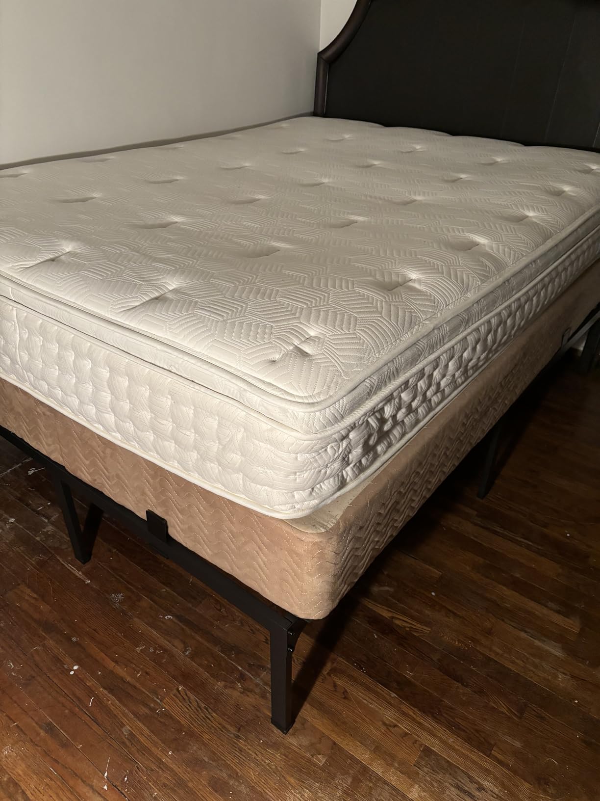 Yitong Angel 14 Inch Queen Size Bed Frame, 3500 lbs Heavy Duty Metal Platform, Mattress Foundation with Steel Slat Support/No Box Spring Needed/Noise Free/Non-Slip/Easy Assembly customer photo 1