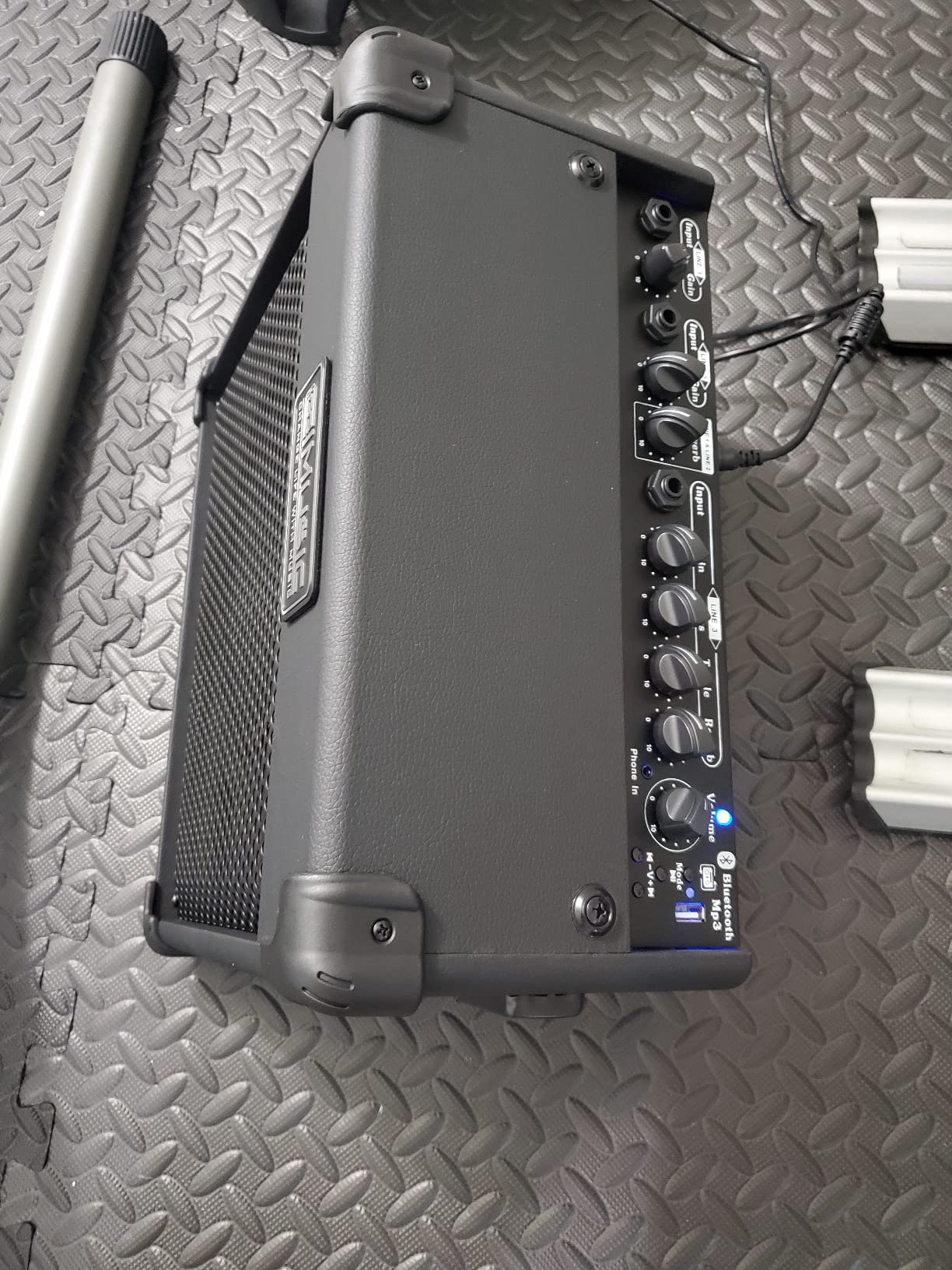 Coolmusic Portable Acoustic Guitar Amplifier, for Performers On The Go, Built-in Bluetooth (40W Battery-Powered) customer photo 2