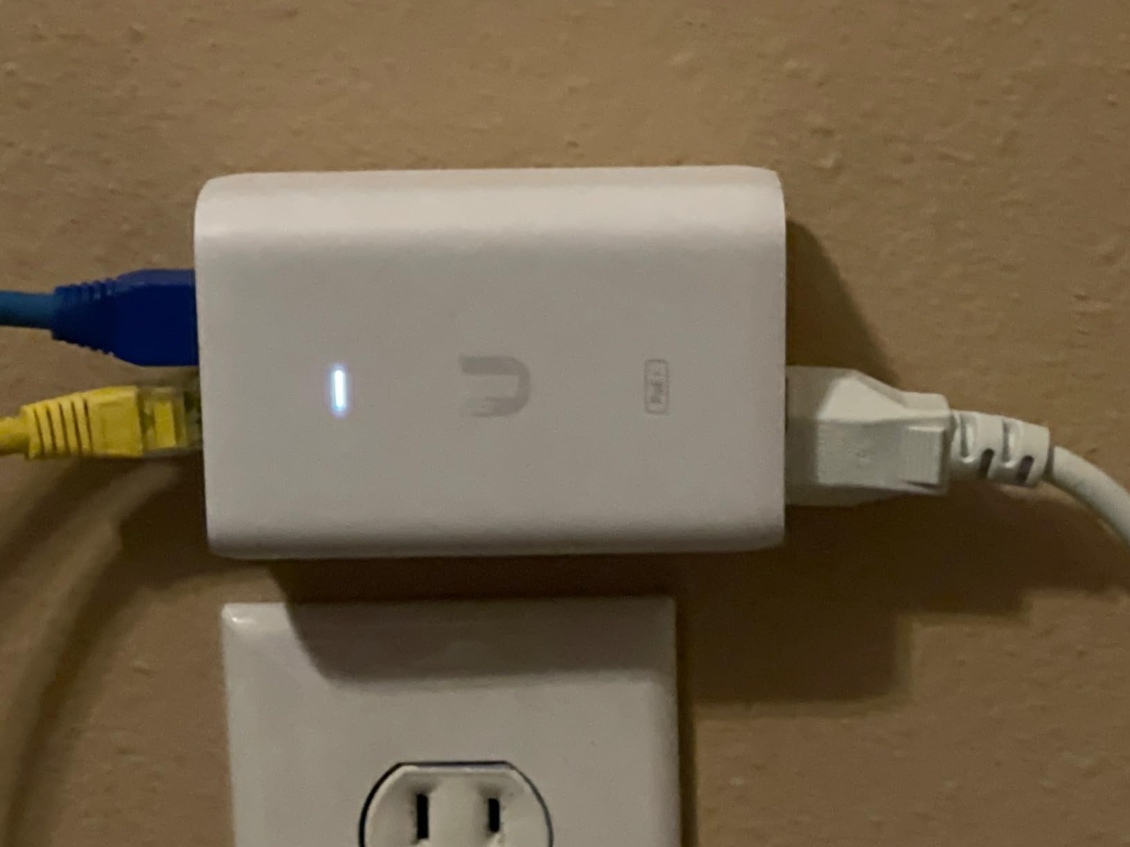UBIQUITI POE Injector, 802.3AT, 30W of PoE+ Power, Suitable For U6 AP U6-LR, U6-LITE & U6-PRO customer photo 2
