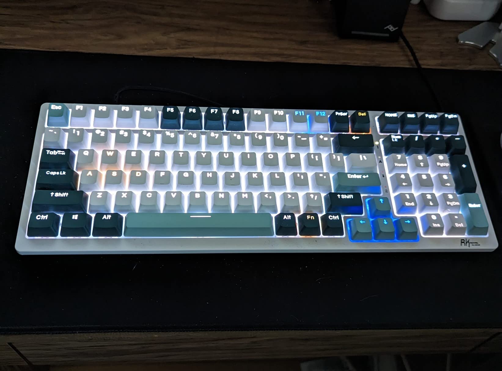 RK ROYAL KLUDGE RK98 Wireless Mechanical Keyboard, 3750mAh, 96% Layout customer photo 1