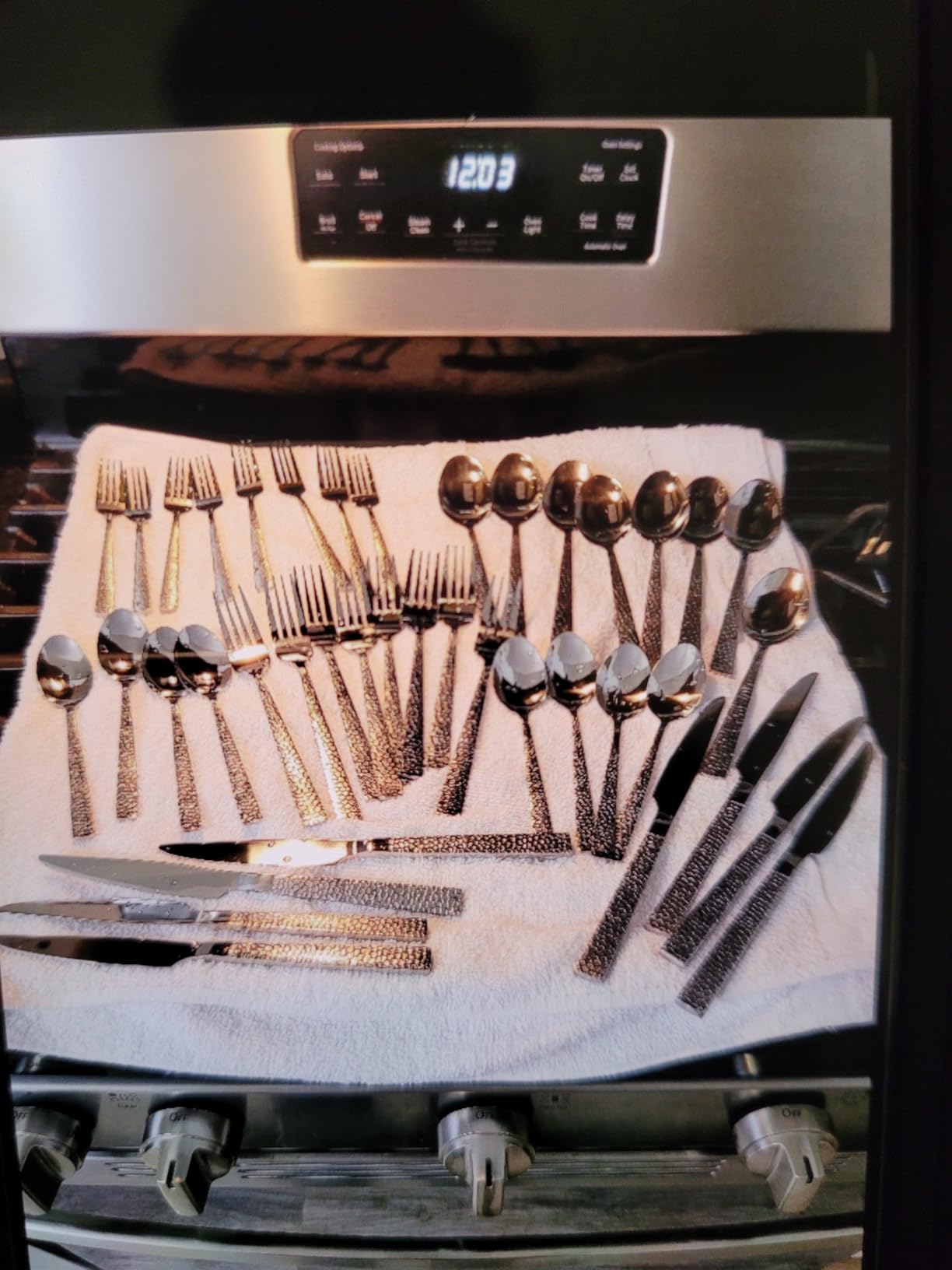 Hammered Silverware Set, 40-Piece Stainless Steel Square Flatware Set for 8, Food-Grade Tableware Cutlery Set, Utensil Sets for Home Restaurant, Mirror Finish, Dishwasher Safe customer photo 1