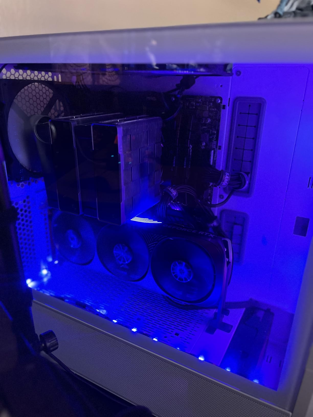 GLOTRENDS 200mm PCIe 4.0 X16 Riser Cable for PCIe 4.0/3.0 GPUs, Such as GeForce RTX 40/30 Series and AMD Radeon RX7000/RX6000 Series, etc customer photo 2