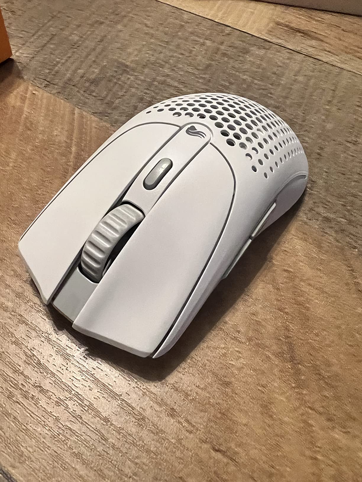 Glorious Gaming Model O 2 Wireless Gaming Mouse - Hybrid 2.4GHz & Bluetooth Wireless, 68g Superlight, Long Battery Life, 26k BAMF 2.0 Sensor, RGB, Ambidextrous, 6 Buttons, PTFE Feet - White customer photo 2