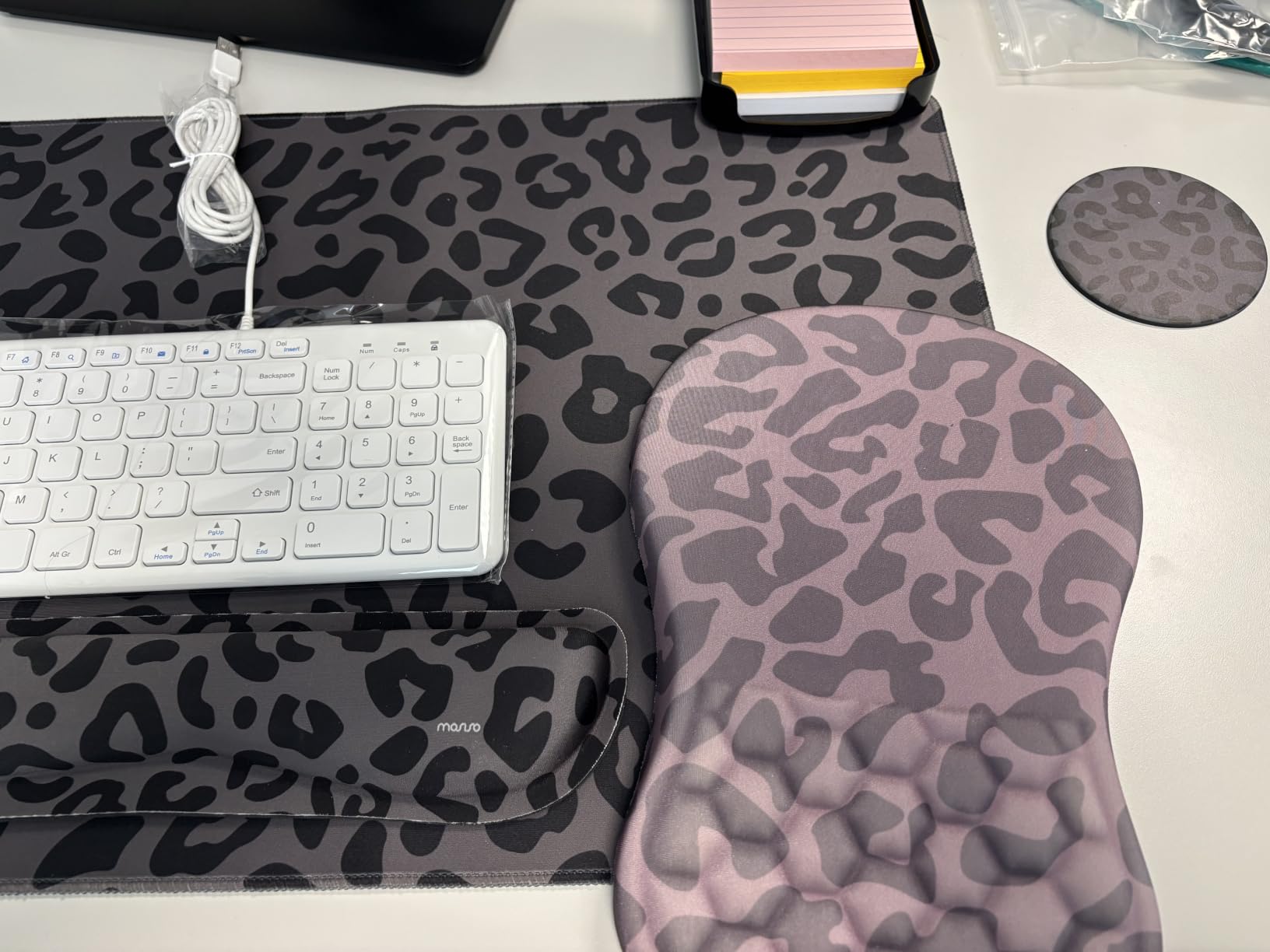 Hokafenle Ergonomic Mouse Pad Wrist Support, Wrist Rest Mousepad for Carpal Tunnel Pain Relief with Integrated Memory Foam Slope Massage Bulge (11.8x7.9 inch,Topographic Contour) customer photo 1