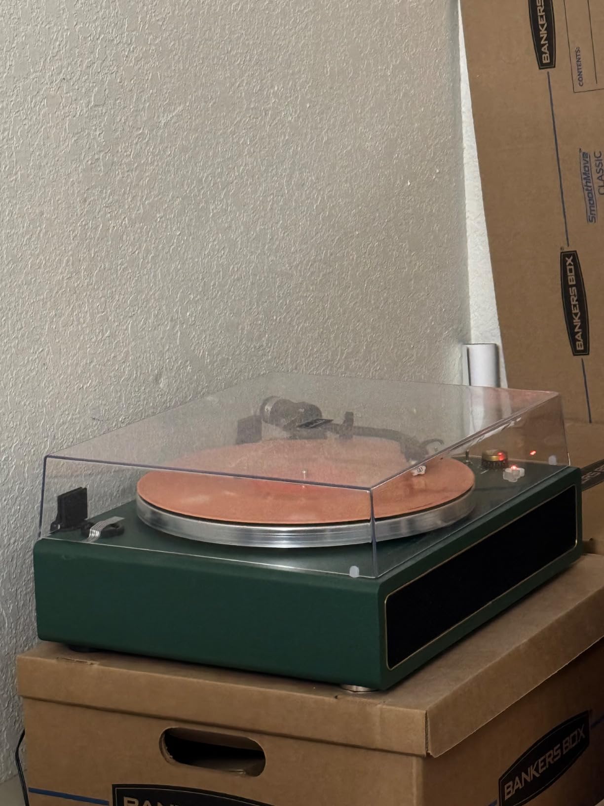 Seasonlife All-in-One Record Player with 4 Speakers & Bluetooth, Brown | Belt-Drive Vinyl Player, AT3600L Magnetic Cartridge, Built-in 4 Speakers, Adjustable Counterweight, Auto-Stop, RCA/AUX Output customer photo 1