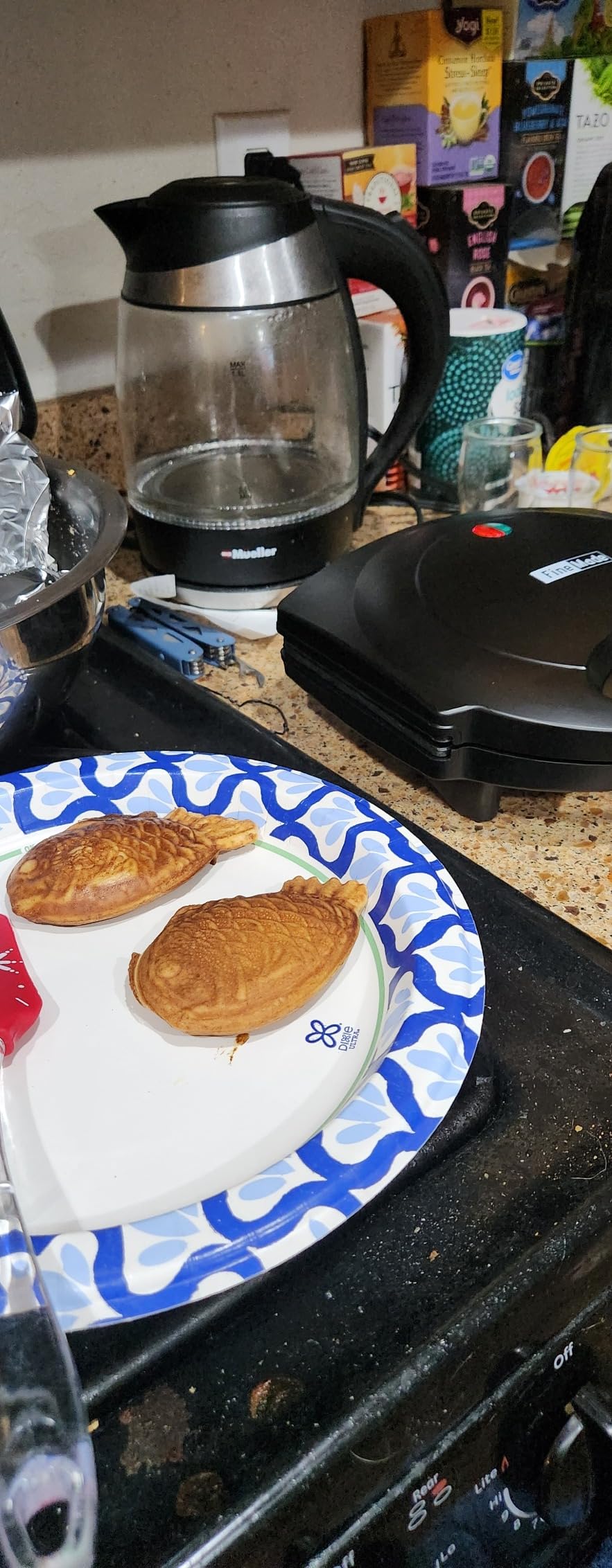 FineMade Taiyaki Fish Waffle Maker Machine with Non Stick Cooking Plate, Electric Japanese Fish Shaped Waffle Iron Pan, Korean Bungeoppang Pan, Recipe Included customer photo 2