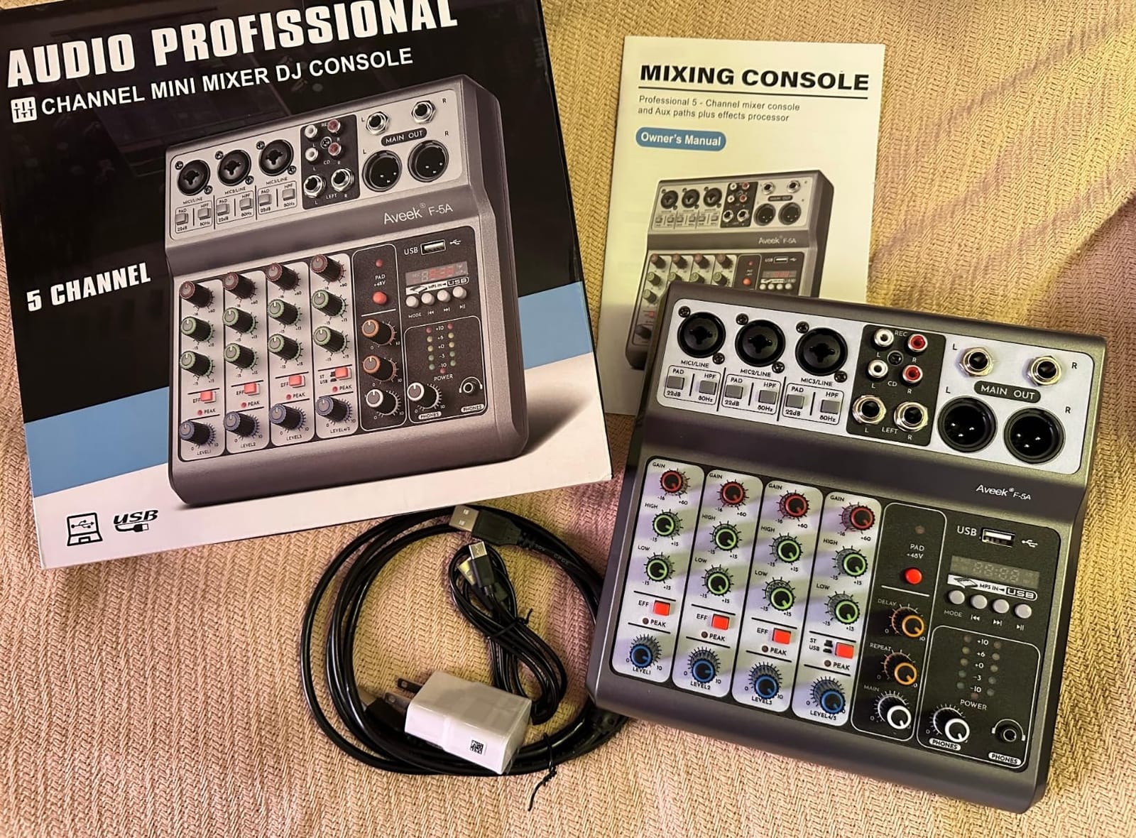 Aveek 5 Channel Audio Mixer, Built-in PC Recording Interface Sound Board customer photo 1