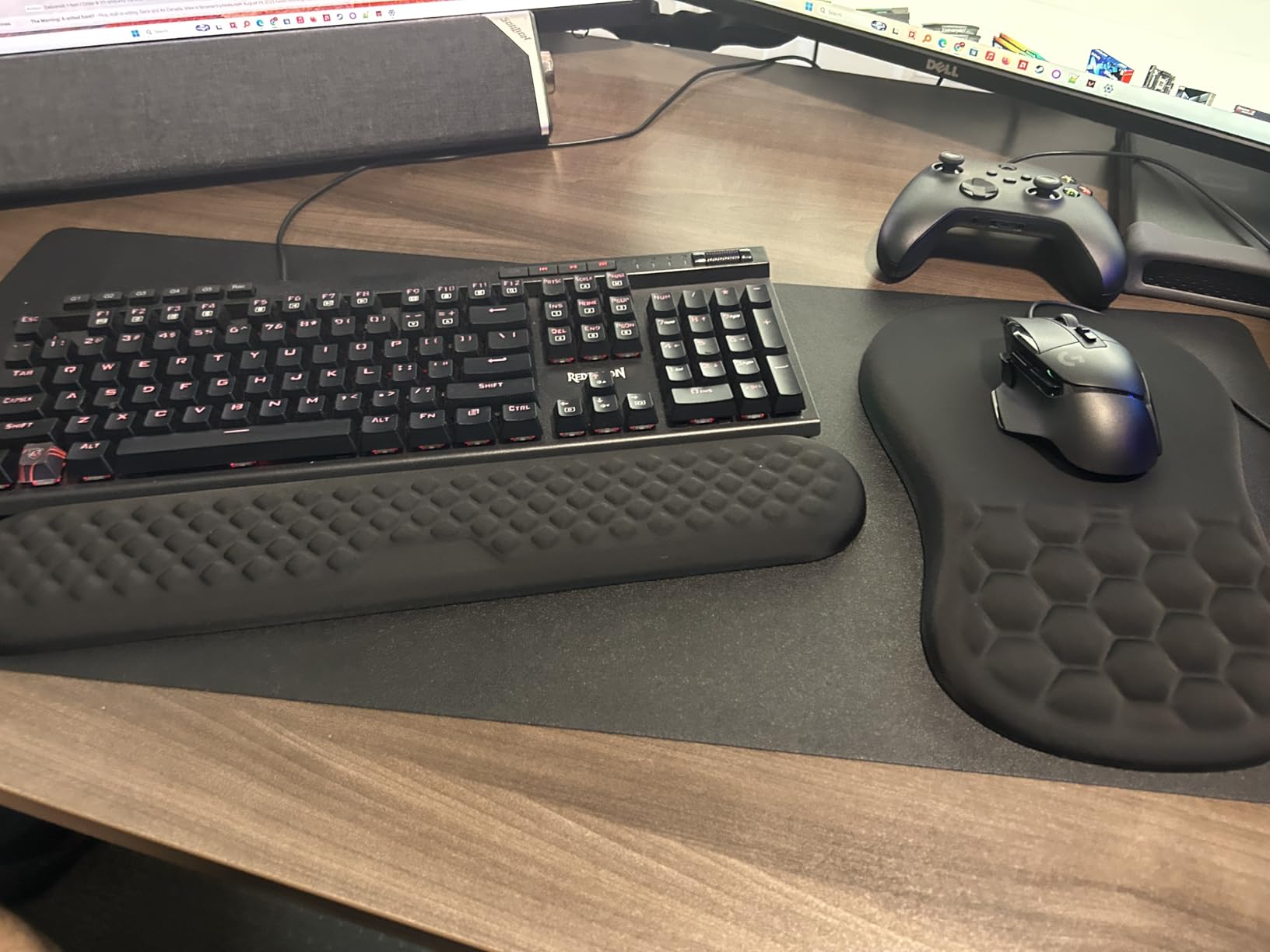 Ergonomic Mouse Pad with Wrist Support and Keyboard Wrist Rest Set customer photo 1