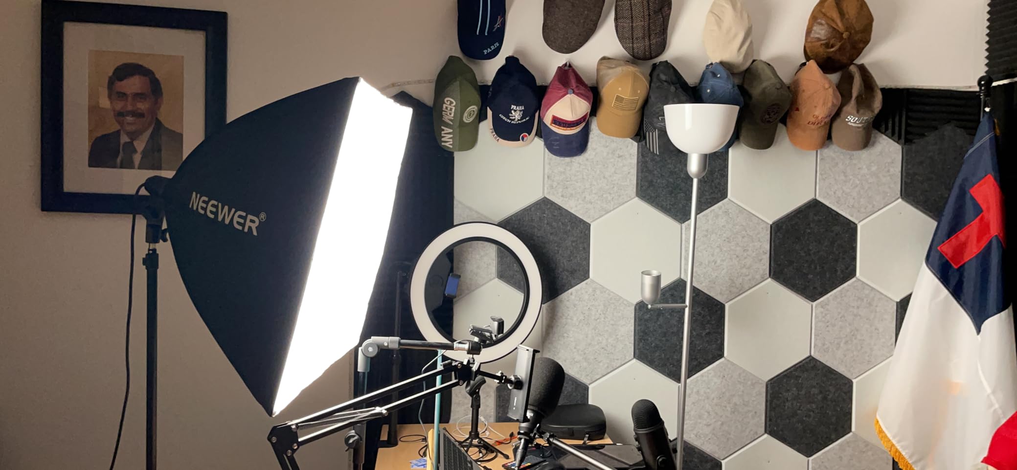 NEEWER 2 Pack 520W Equivalent RGB Softbox Lighting Kit App Control, NK800 customer photo 2