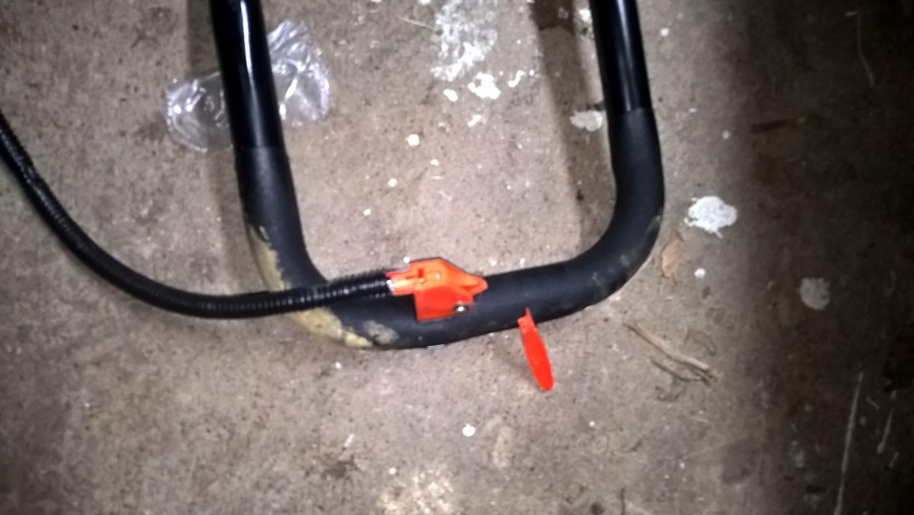 VEVOR Post Hole Digger,52cc 1450W Auger Digger,Gas Powered Earth Digger with Two Drill Bit 6''& 10''and 3 Extension Rods,for Farmland,Garden and Plant,EPA Certification,Black+Orange+White customer photo 2