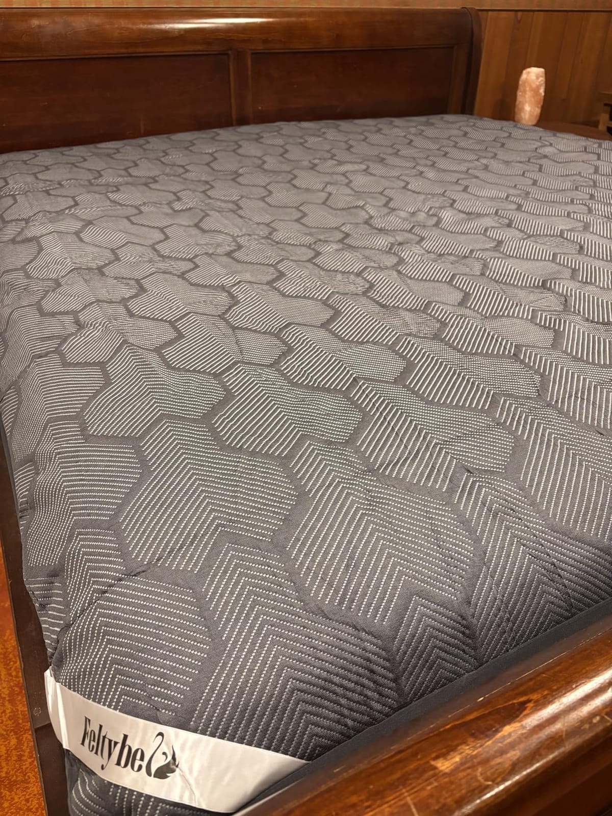 Queen Size Waterproof Mattress Protector, 40% Rayon Derived from Bamboo Cooling Mattress Pad Cover, 3D Air Fabric Breathable Mattress Pad Fitted with Deep Pocket 6