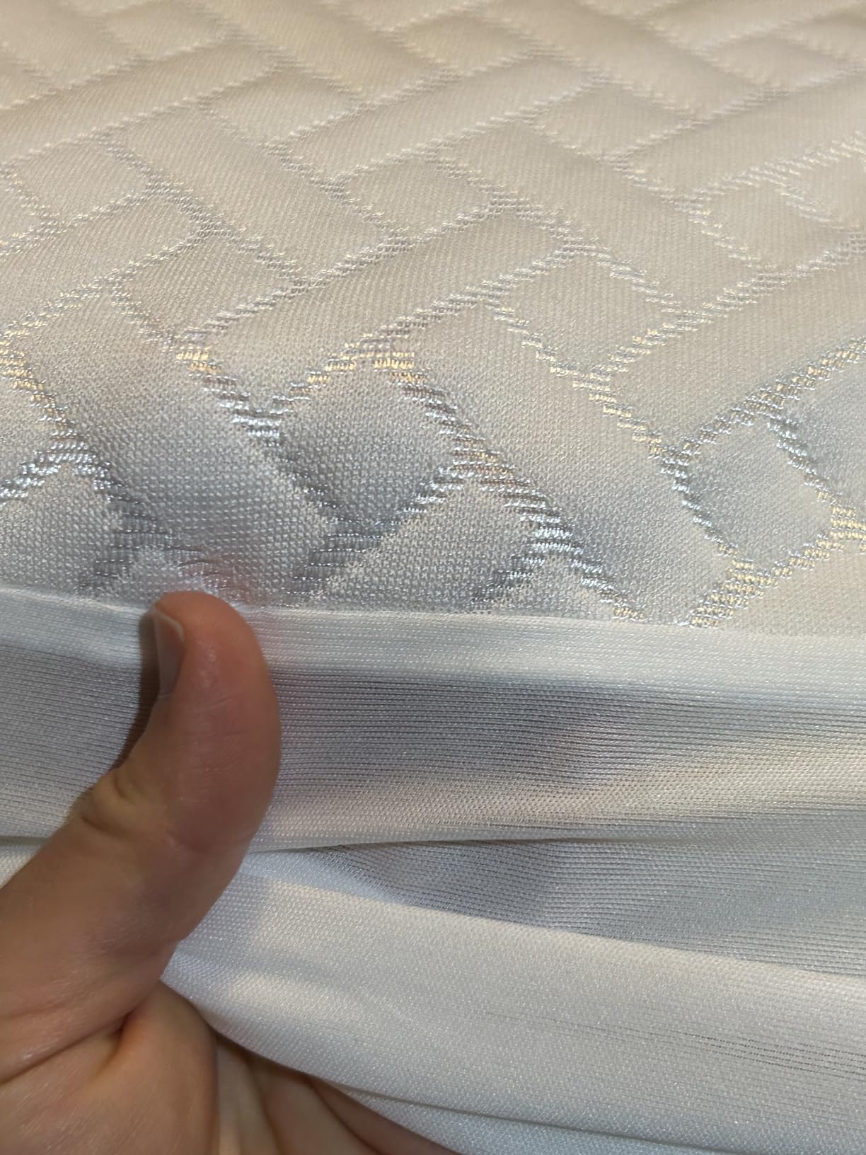 Queen Waterproof Mattress Protector, Premium Viscose from Bamboo Mattress Pad Ultra Soft Breathable, Noiseless Mattress Cover Fitted 8