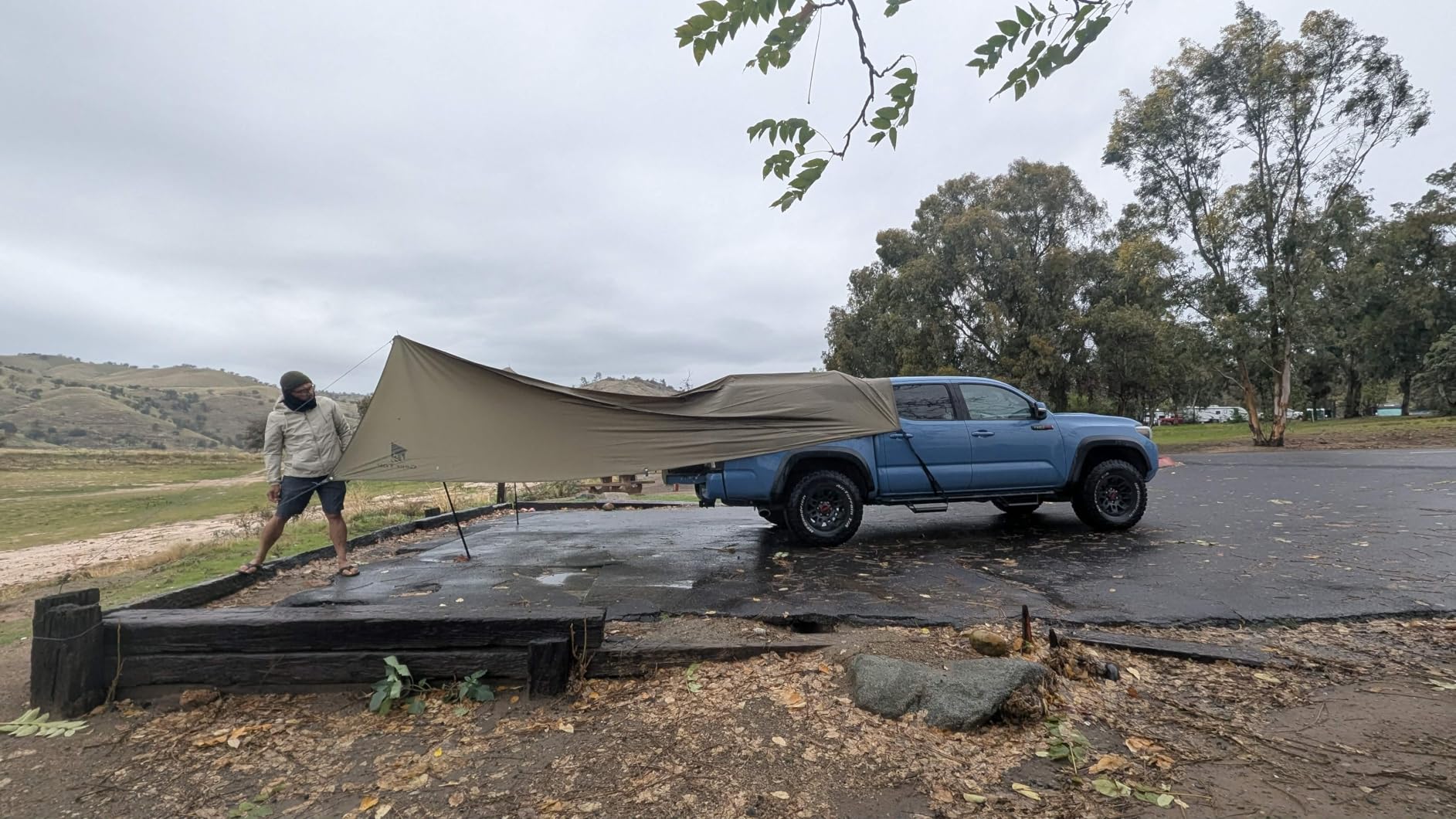 GEERTOP Car Tailgate Awning 19 x 16 FT, Waterproof Camping Shelter | Fits SUV, Truck, Van & Jeep, Easy Setup, UV Protection, Large Shade Coverage customer photo 2
