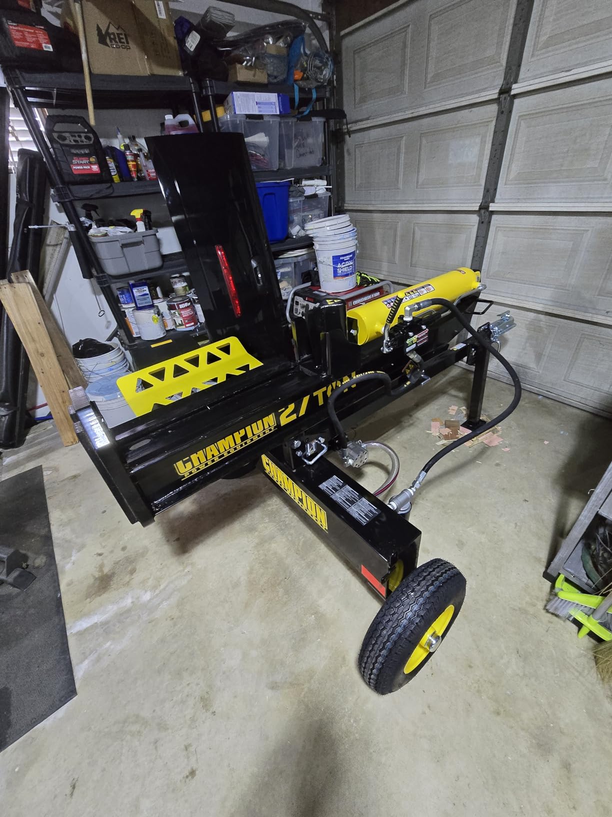 Champion Power Equipment 27-Ton Horizontal/Vertical Full Beam Gas Log Splitter with Auto Return customer photo 1