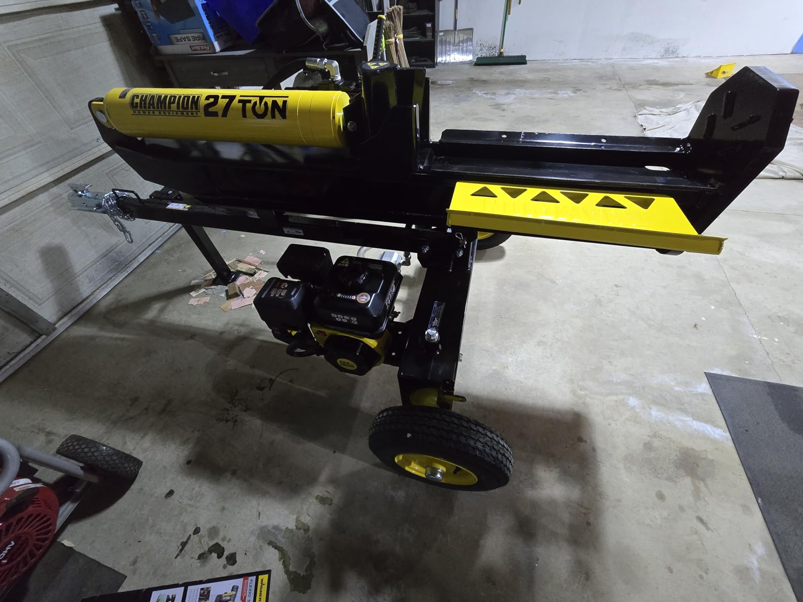 Champion Power Equipment 27-Ton Horizontal/Vertical Full Beam Gas Log Splitter with Auto Return customer photo 2