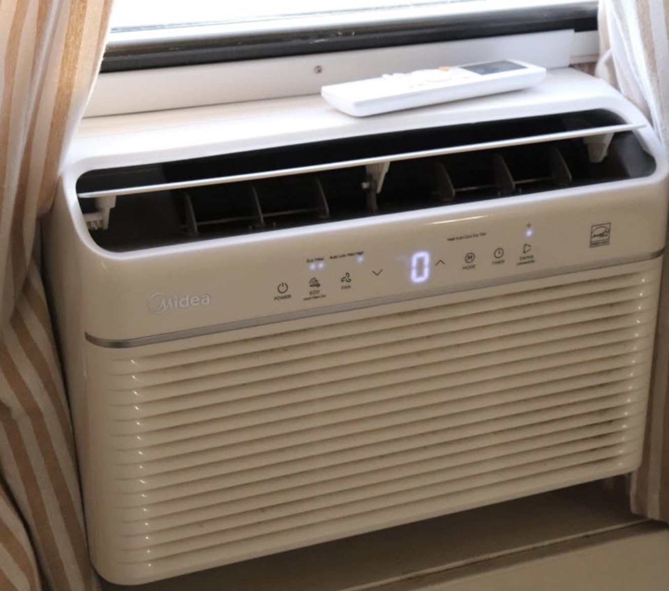 Midea 8,000 BTU Smart Inverter Air Conditioner Window Unit with Heat and Dehumidifier – Cools up to 350 Sq. Ft., Energy Star Rated, Quiet Operation, Electronic Controls, Remote Control, White customer photo 1
