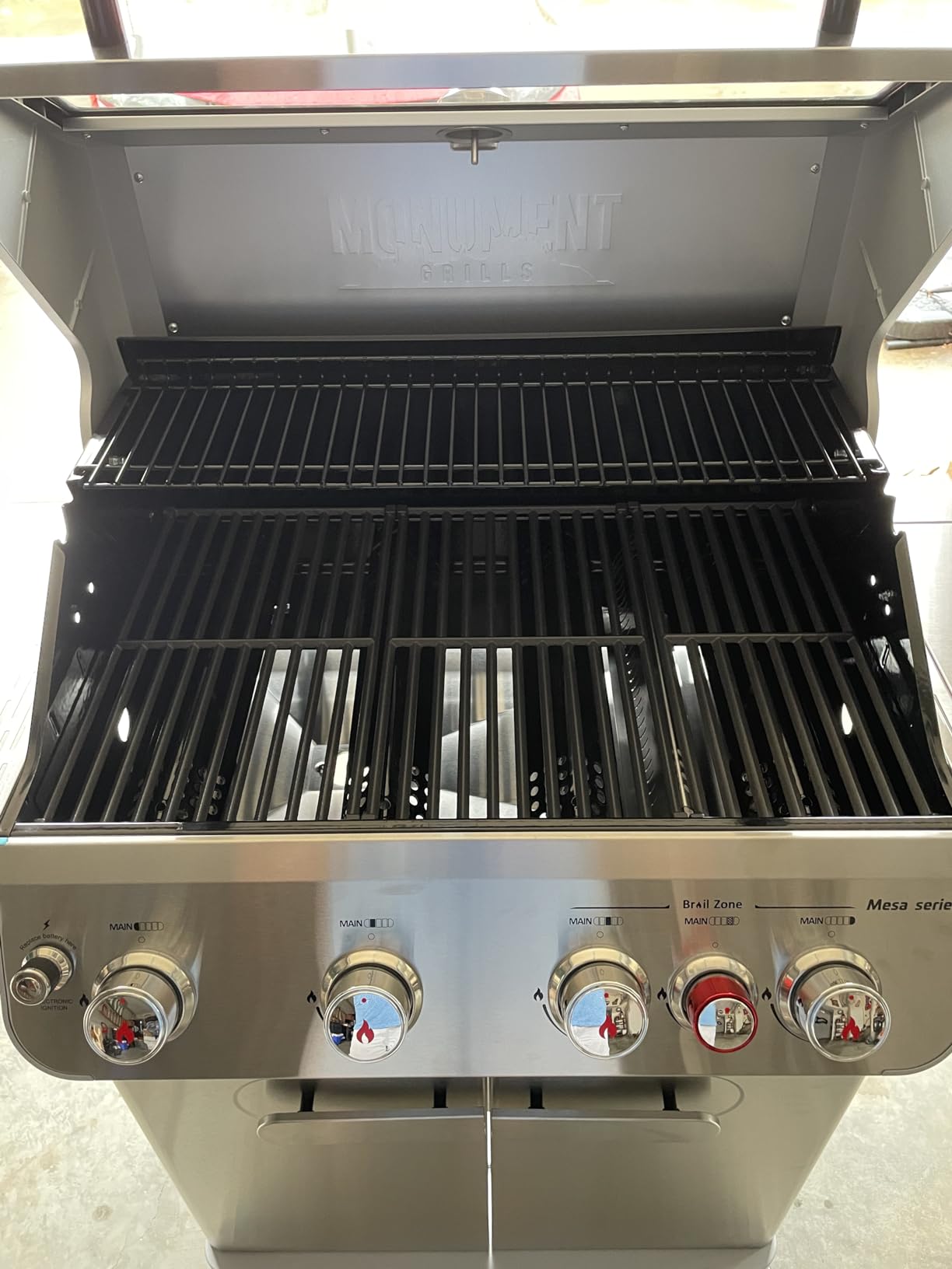 Monument Grills Mesa Series, 4+1 Outdoor Barbecue Stainless Steel Propane Gas Grill, 4 Burners & 1 Side Burner 62,000 BTU Patio Garden Barbecue Grill with Knob Controls, Mesa415BZ customer photo 1