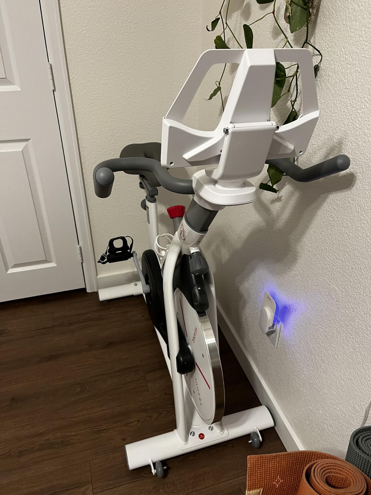 YESOUL Exercise Bike, Magnetic Stationary Bike for Home with App Training customer photo 1