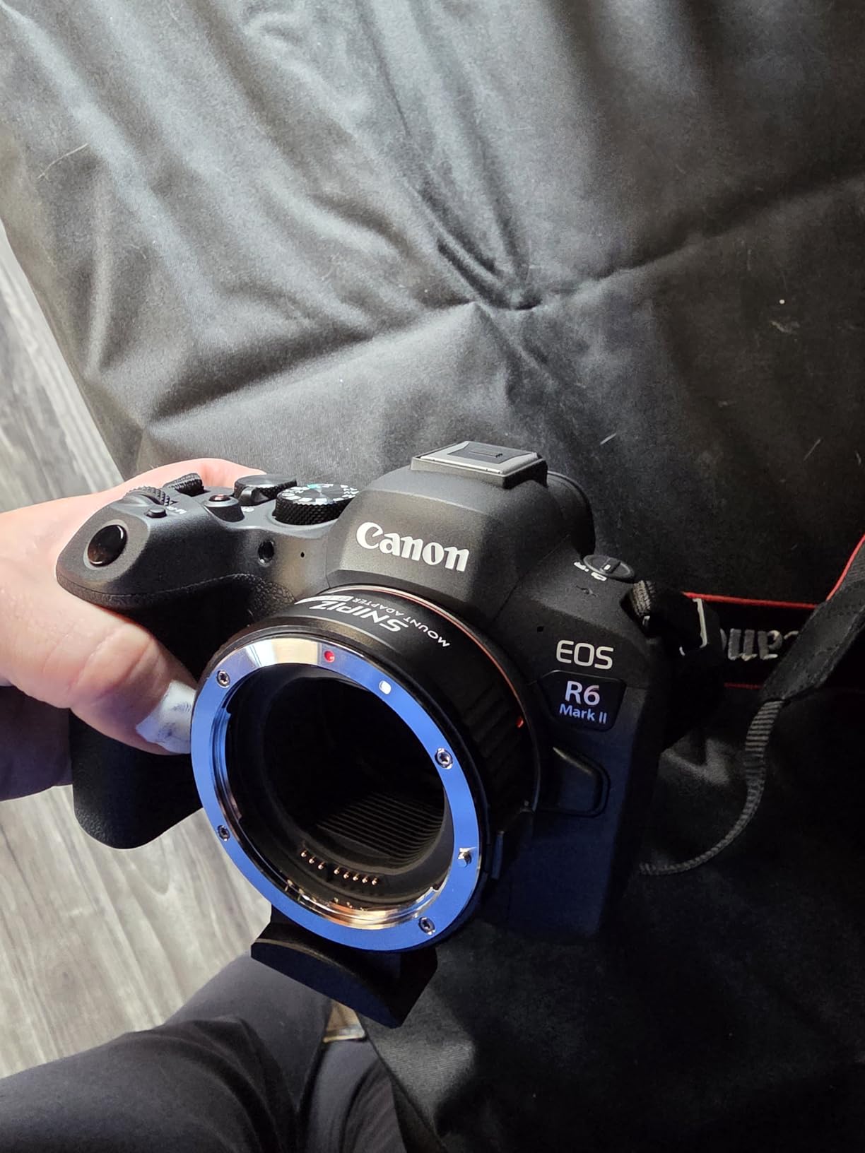 Lens Mount Adapter EF-EOS R Auto-Focus Lens Converter Compatible with Canon EF/EF-S Lens for Canon R Mount Camera EOS R, RP, R3, R5, R6, R6II, R7, R8, R10, R50, R100 customer photo 2