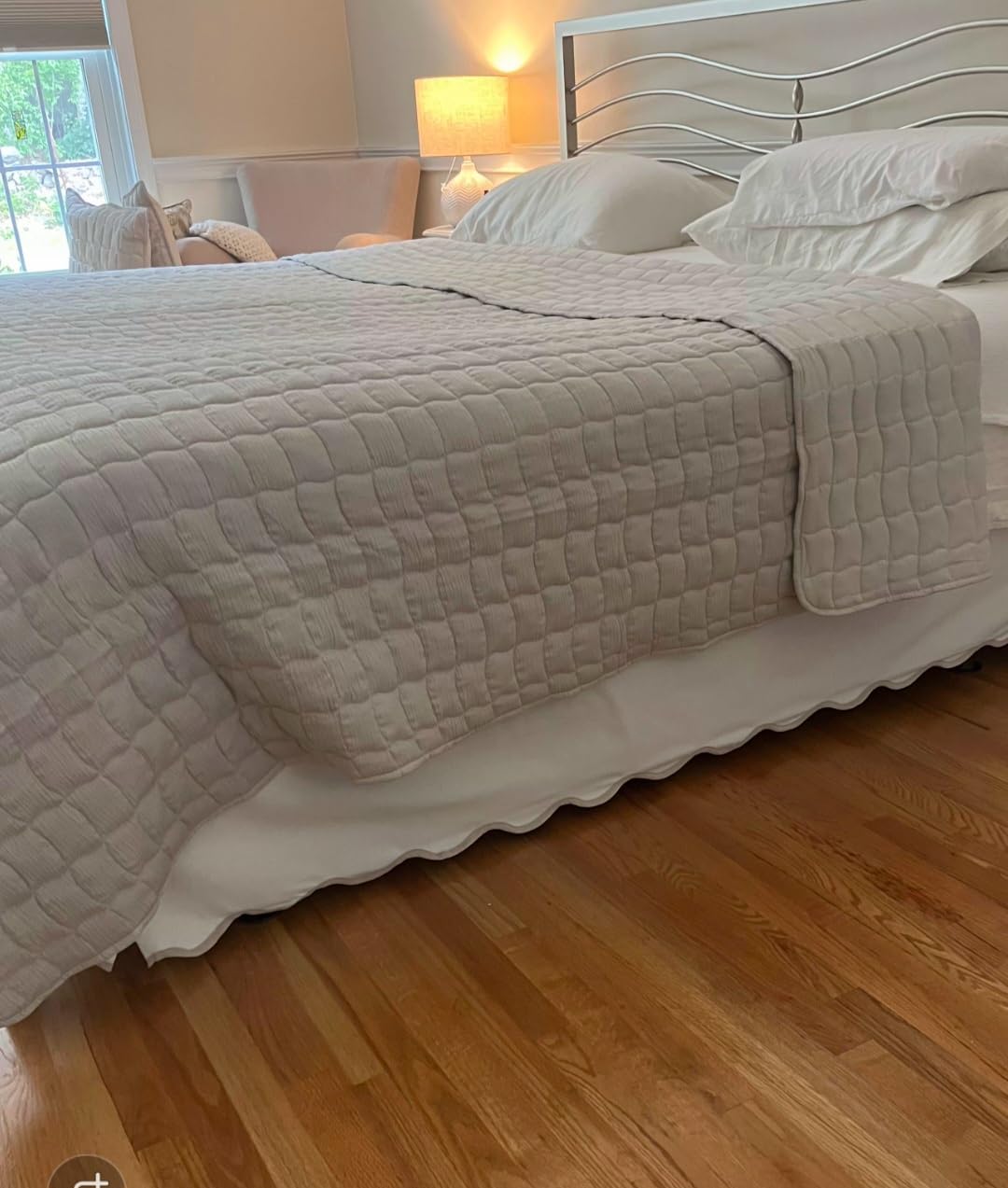 HIG Chic 14'' Queen BedSkirts Scallop Edge Pleated Dust Ruffle | Easy Fit, Anti-Slip, Thick Fabric for Enhanced Privacy, Pre-Washed for Long-Lasting Use, Off White/Navy customer photo 1