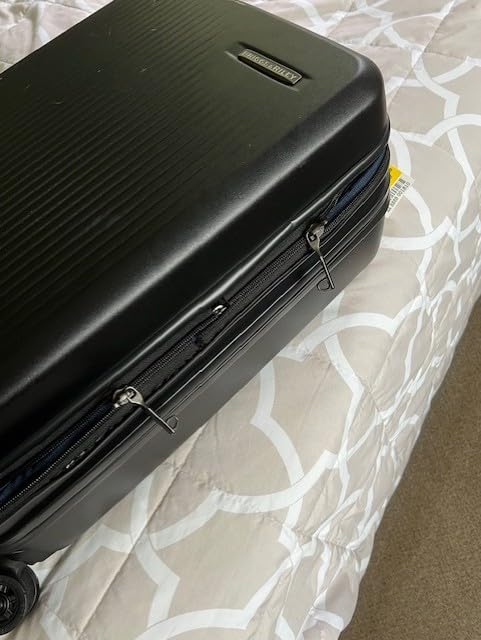 Briggs & Riley Sympatico Essential 22 Inch Hardside Carry-On Spinner, Black customer photo 2