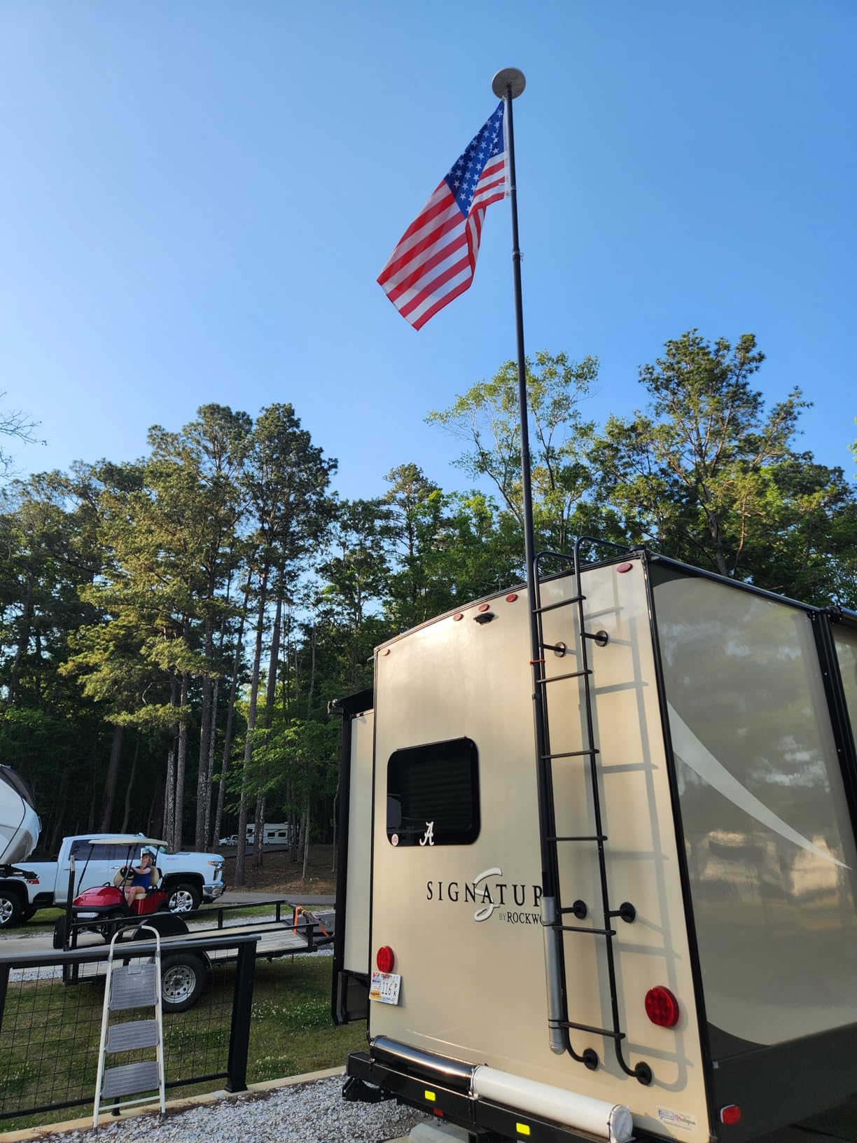 VEVOR 20FT Telescoping Flagpole Kit, Heavy Duty Aluminum Alloy in Ground Flag Poles for Outside, 3 Display Modes with 3x5 American Flag, Professional Accessories, Silver customer photo 1