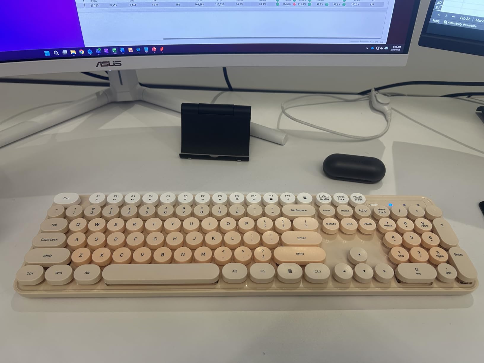 Wireless Keyboard and Mouse, Full-Sized Typewriter Keyboard Silent, Creamy customer photo 2