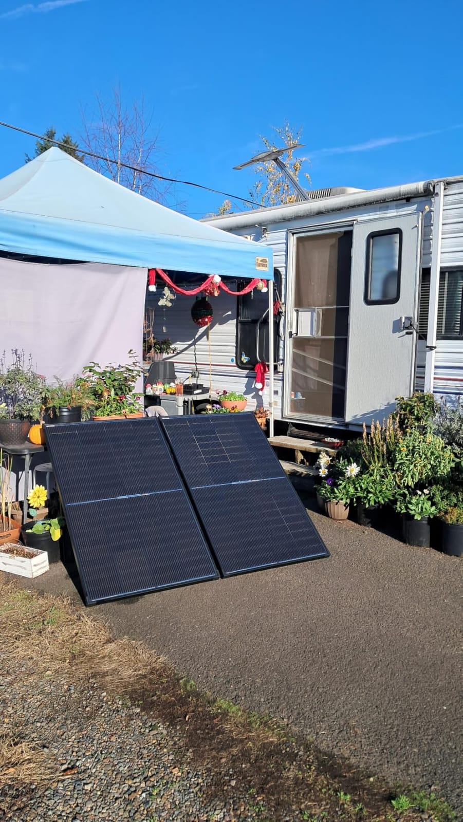 N-Type 16BB 400W Bifacial Solar Panel, 2Pcs 200 Watt Solar Panel for 12V/24V Systems, 25.6% High Efficiency, Dual-Module Parallel Anti-Shade Design, for RV Van Marine Home Rooftop Off-Grid customer photo 2