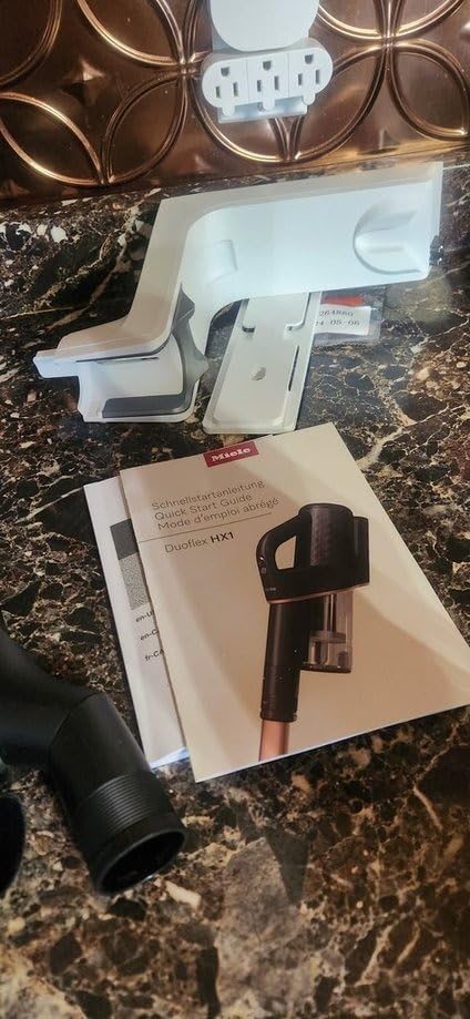 Miele Duoflex HX1 Nordic Blue Cordless Stick Vacuum for Quick Cleanups customer photo 1
