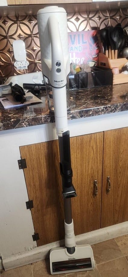 Miele Duoflex HX1 Nordic Blue Cordless Stick Vacuum for Quick Cleanups customer photo 2