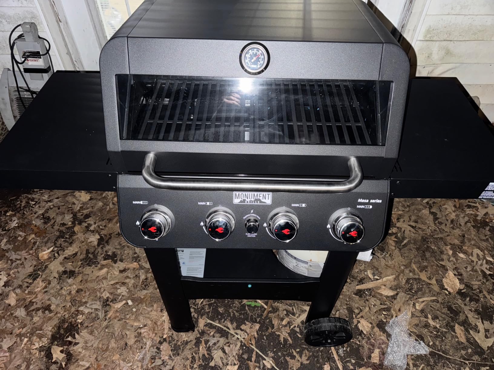 Monument Grills 4-Burner Liquid Propane Gas Grill, Matte Black Stainless Steel Burner Grill with Clearview® Lid and One Foldable Shelf for Outdoor Cooking Kitchen Patio Backyard Barbecue, Mesa420MF customer photo 2